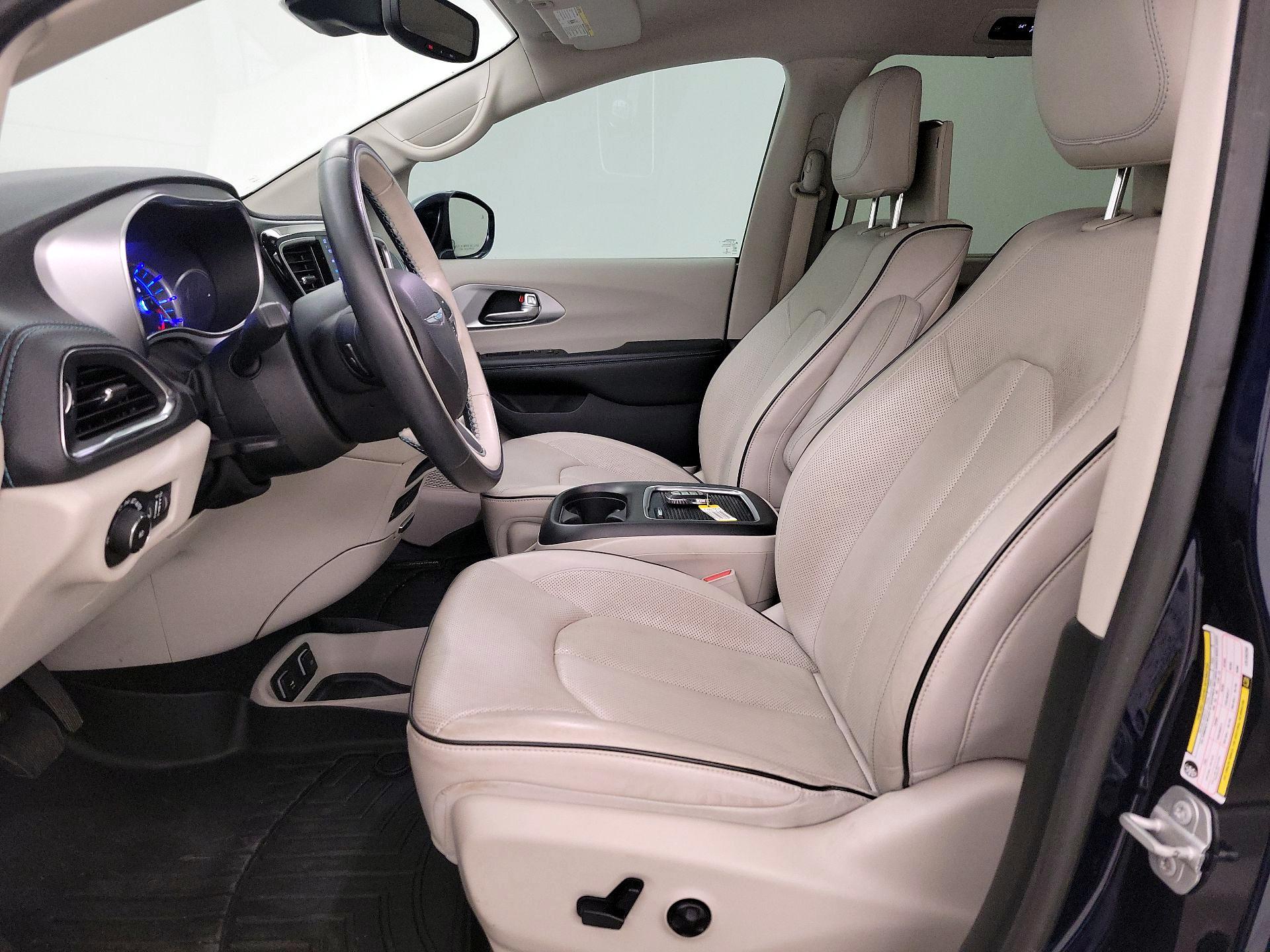 Thumbnail: 2020 Chrysler Pacifica - 11