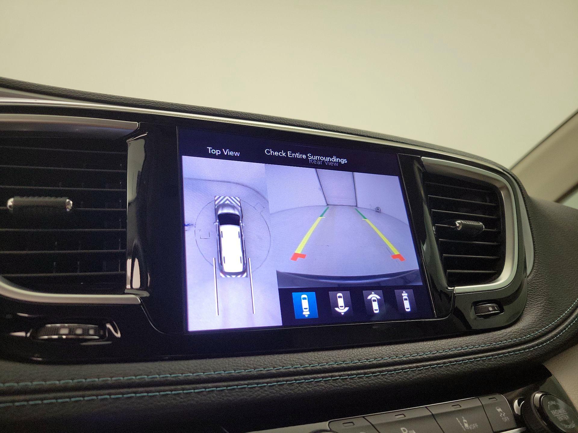 Thumbnail: 2020 Chrysler Pacifica - 14