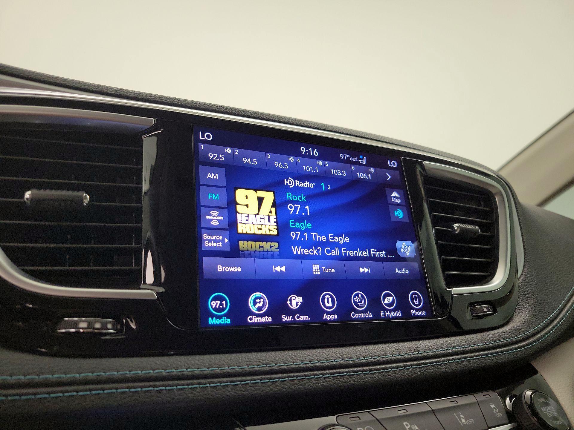 Thumbnail: 2020 Chrysler Pacifica - 15