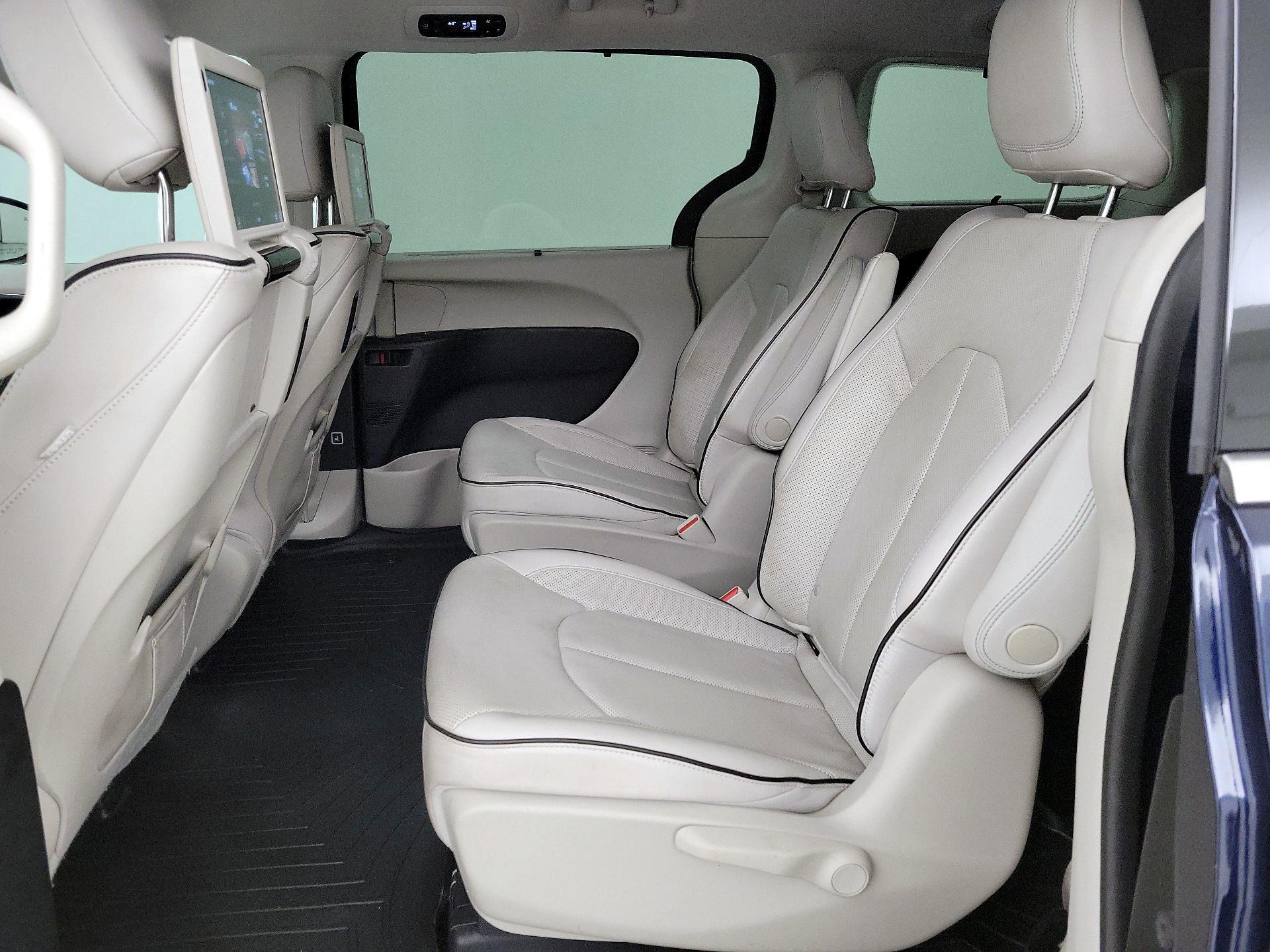 Thumbnail: 2020 Chrysler Pacifica - 18