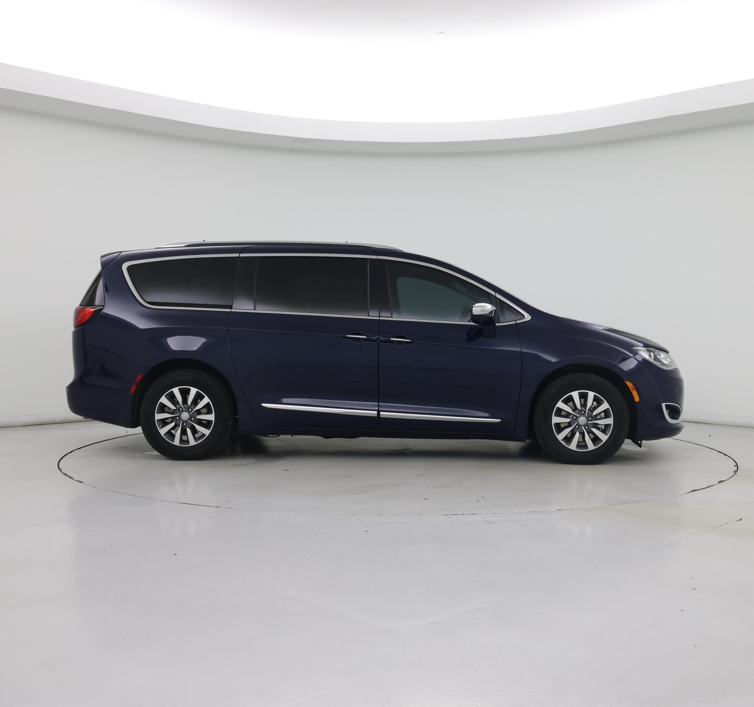 Thumbnail: 2020 Chrysler Pacifica - 7