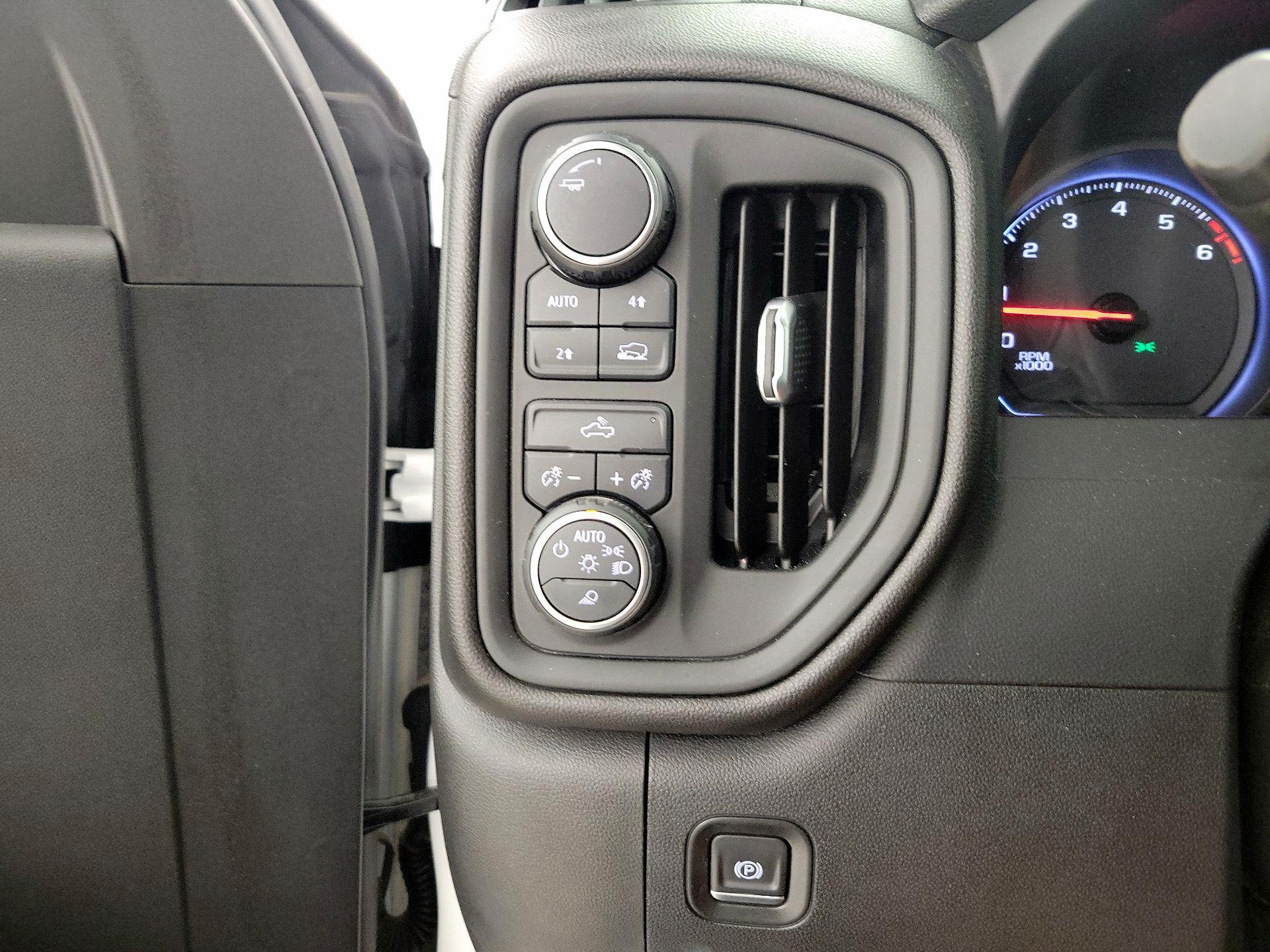 Thumbnail: 2021 Chevrolet Silverado 1500 - 13