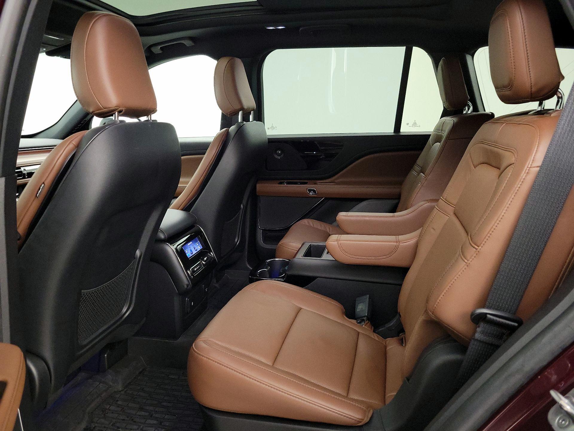 Thumbnail: 2022 Lincoln Aviator - 19