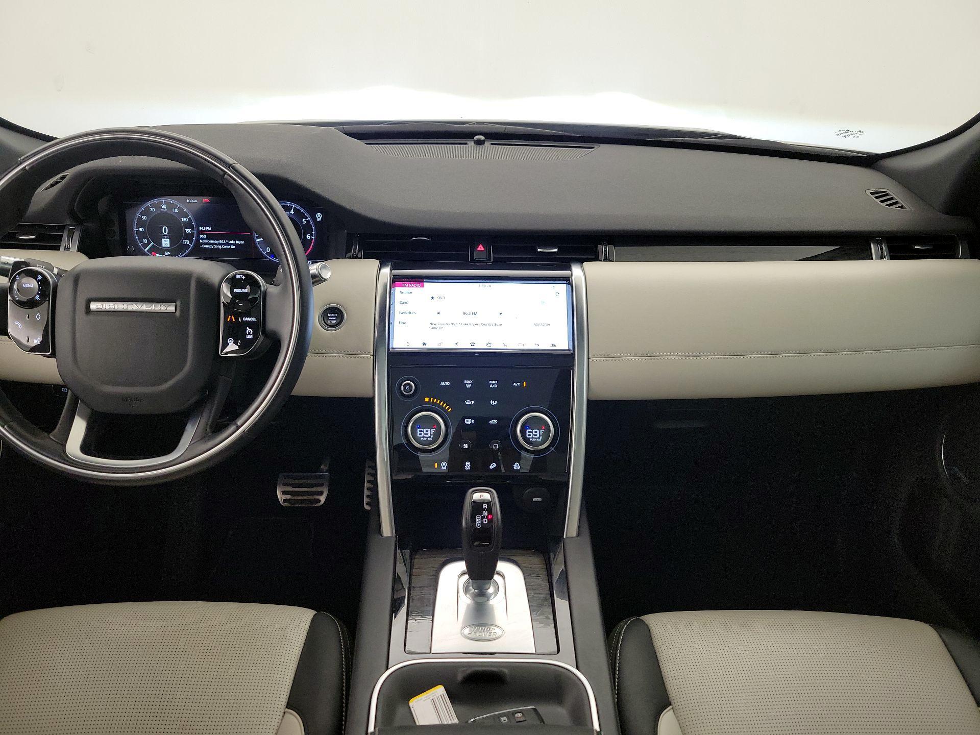 Thumbnail: 2020 Land Rover Discovery Sport - 9