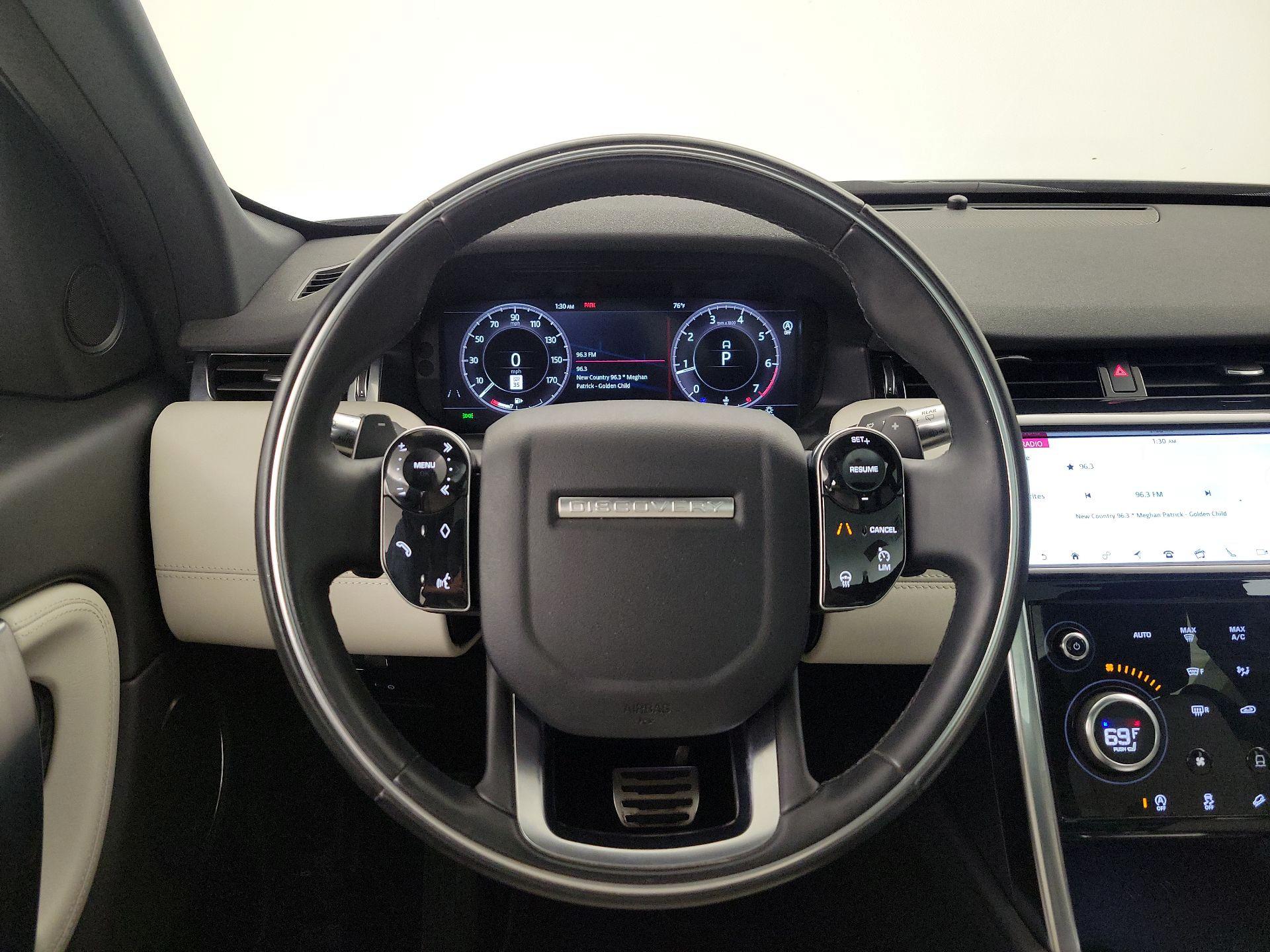 Thumbnail: 2020 Land Rover Discovery Sport - 10