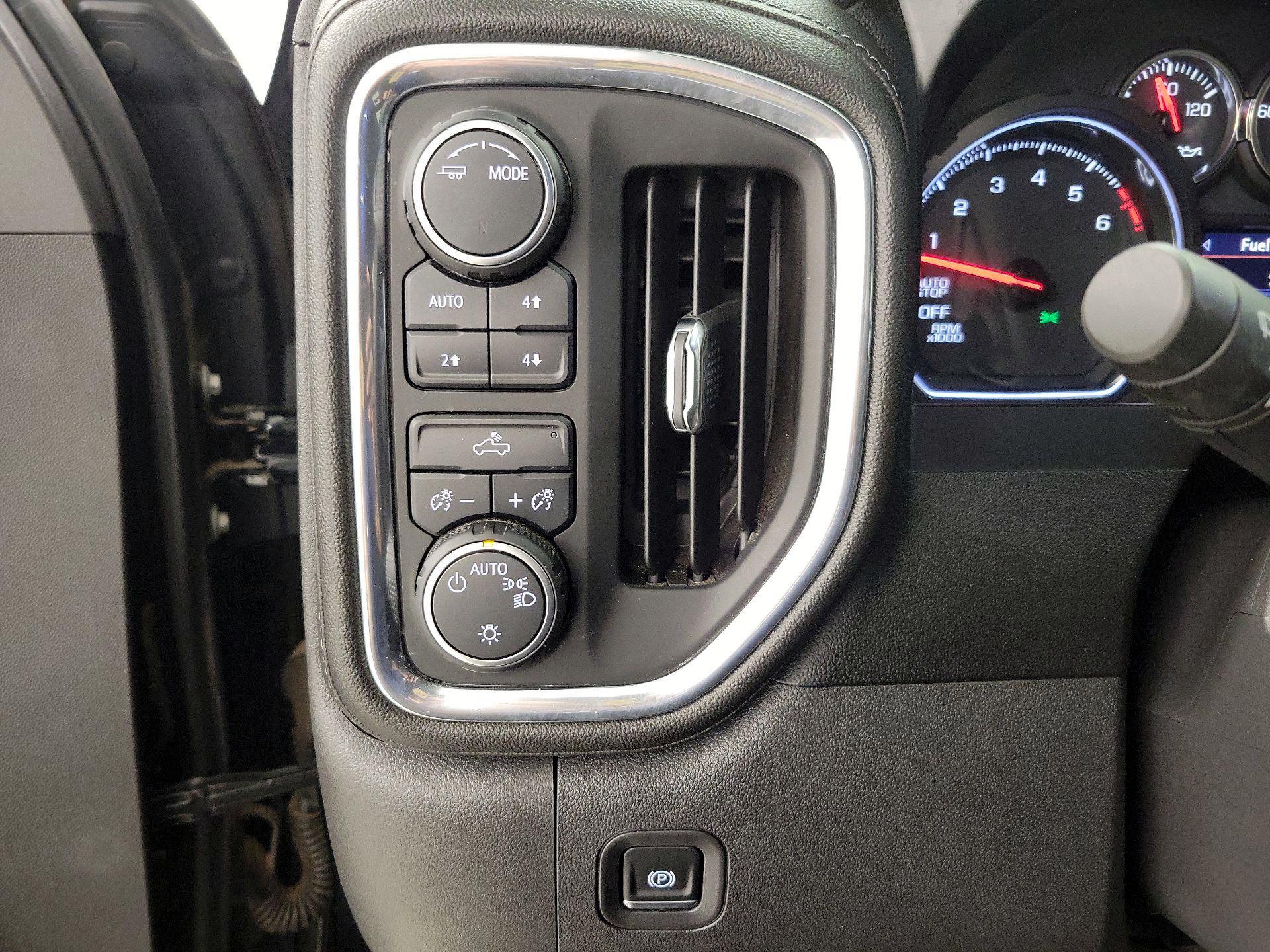 Thumbnail: 2020 Chevrolet Silverado 1500 - 13