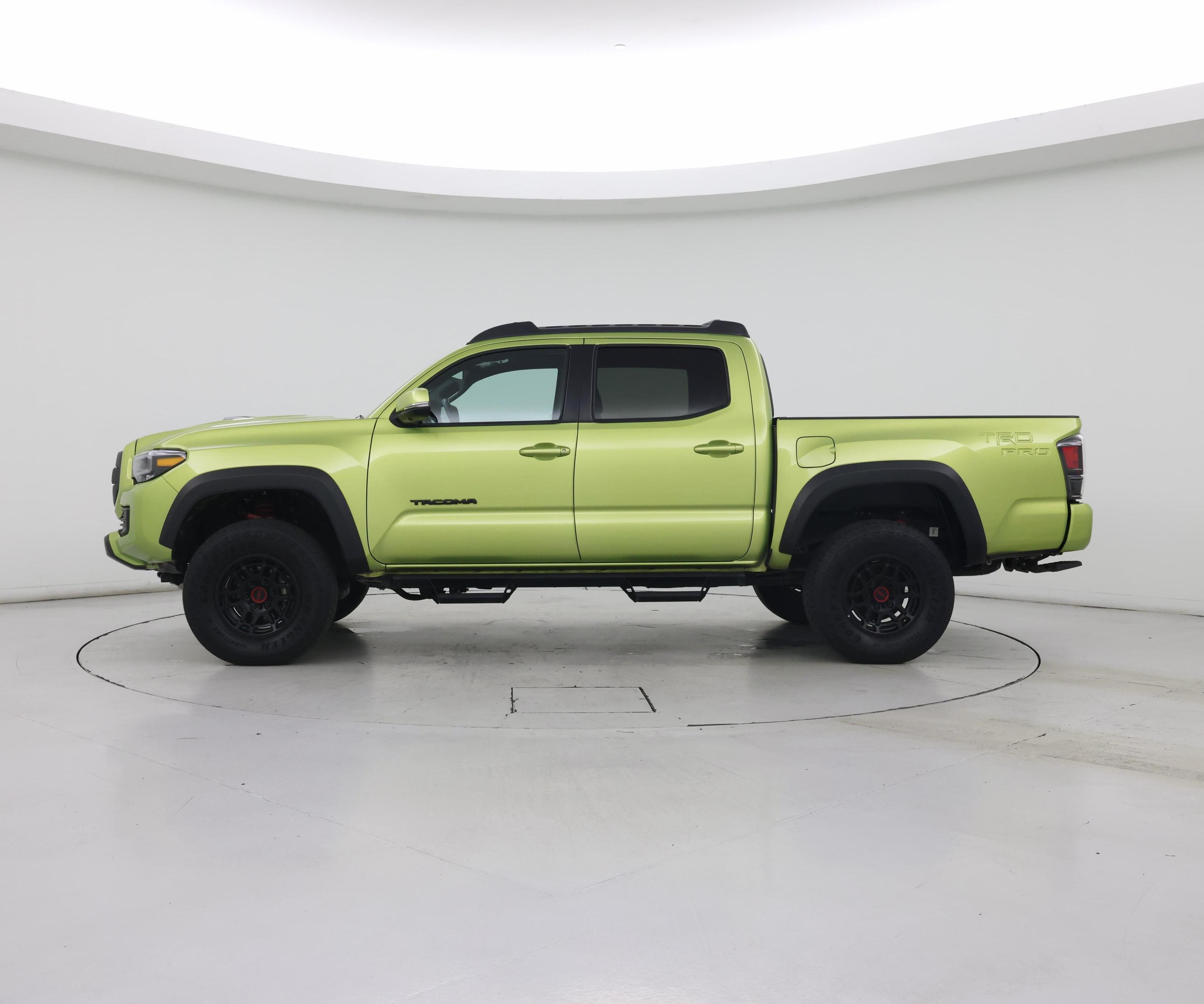 Thumbnail: 2022 Toyota Tacoma - 3