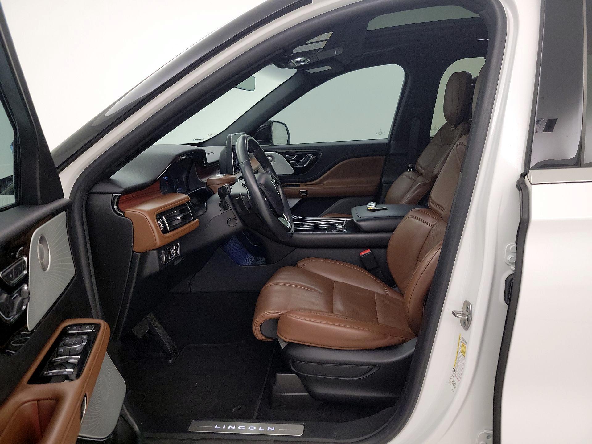 Thumbnail: 2021 Lincoln Aviator - 11