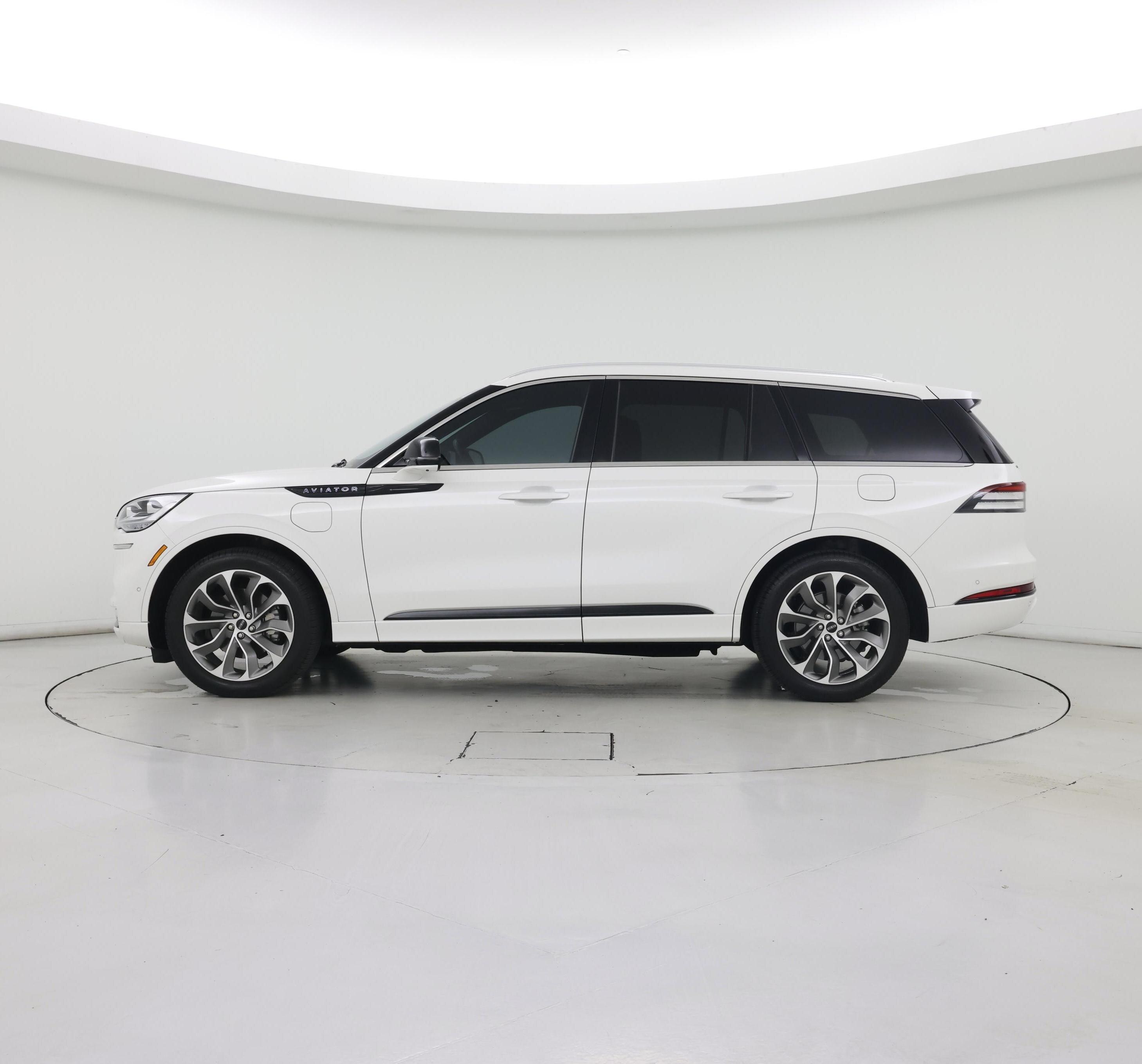 Thumbnail: 2021 Lincoln Aviator - 3