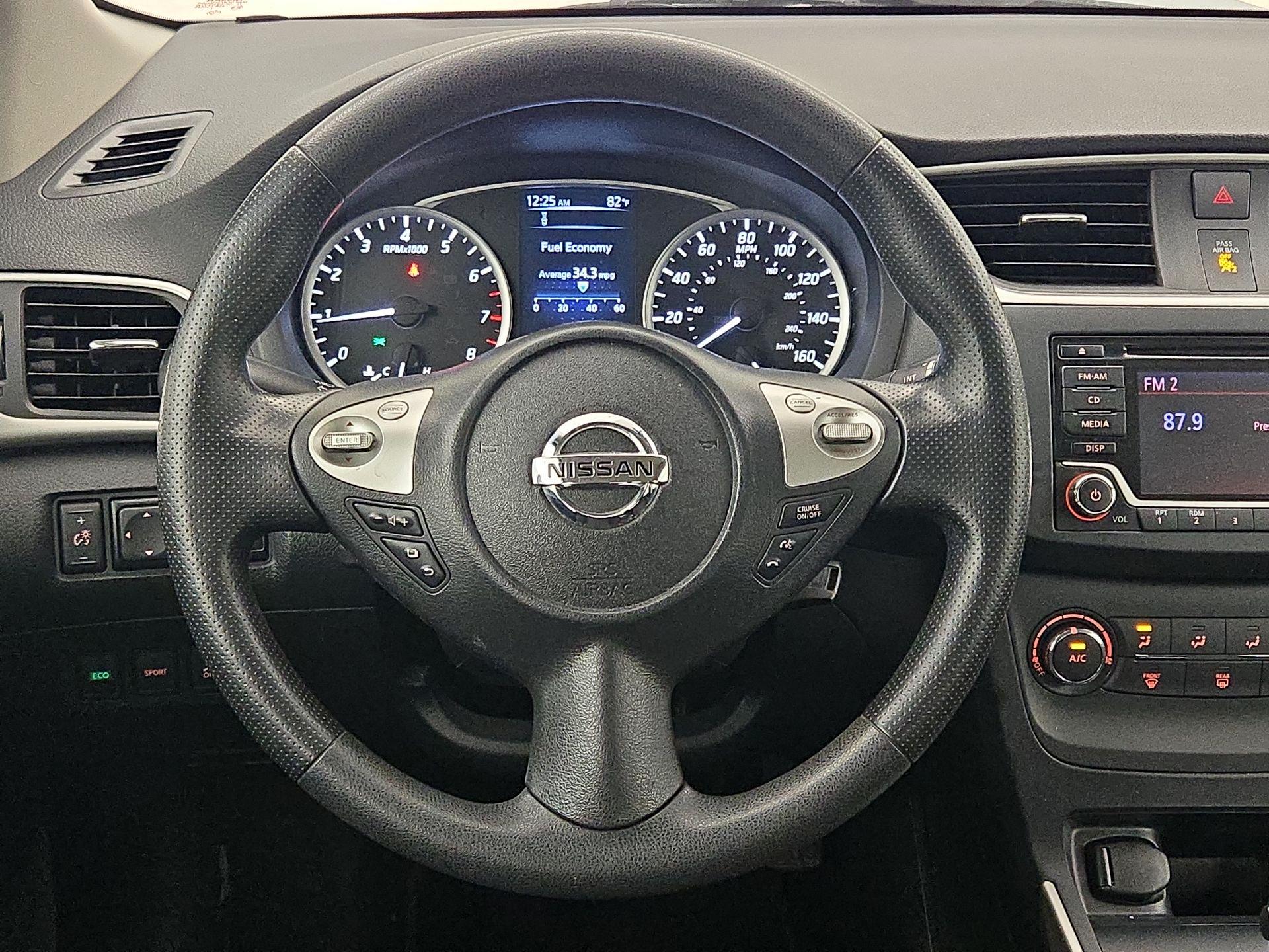 Thumbnail: 2018 Nissan Sentra - 10