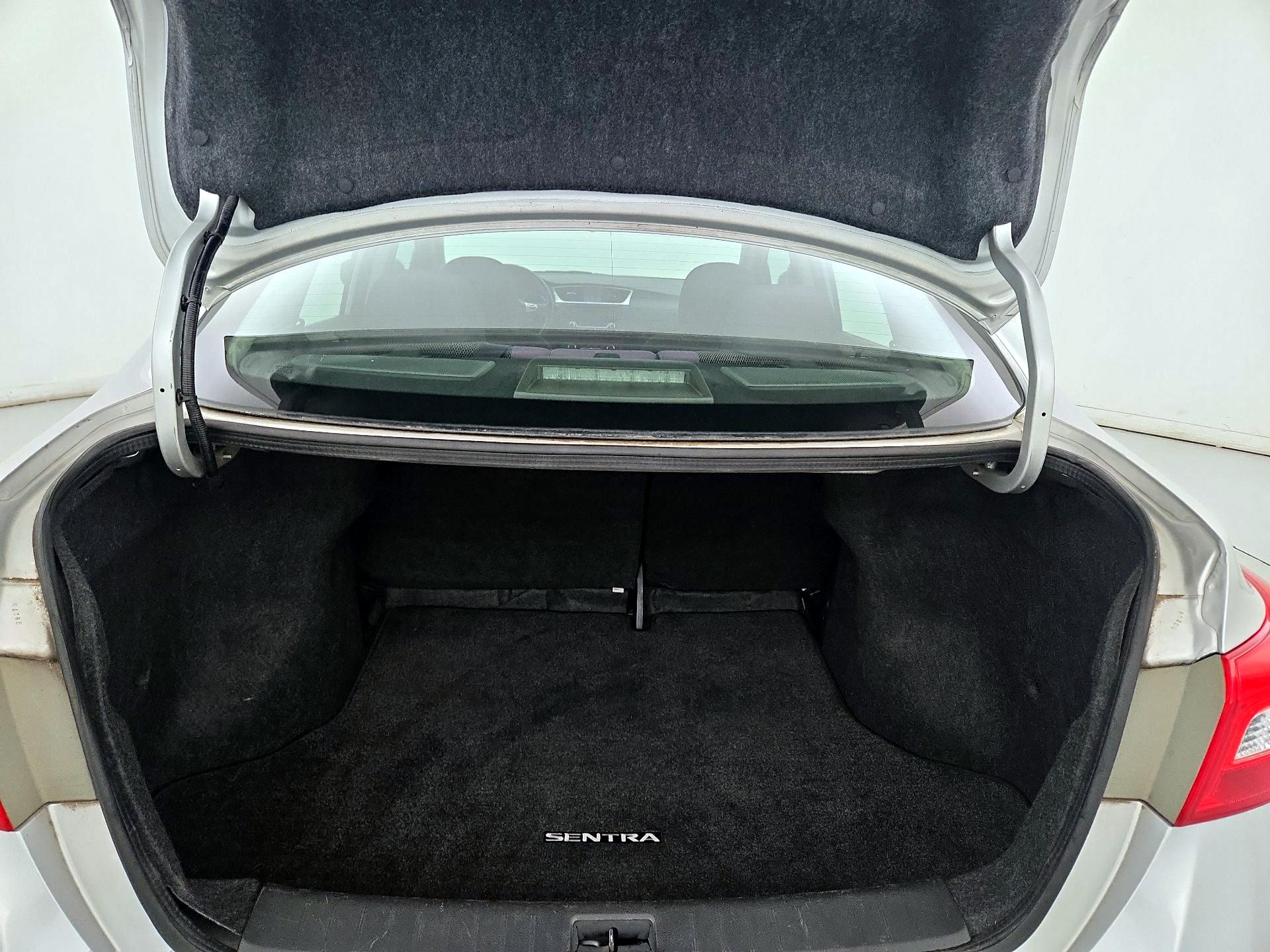 Thumbnail: 2018 Nissan Sentra - 20