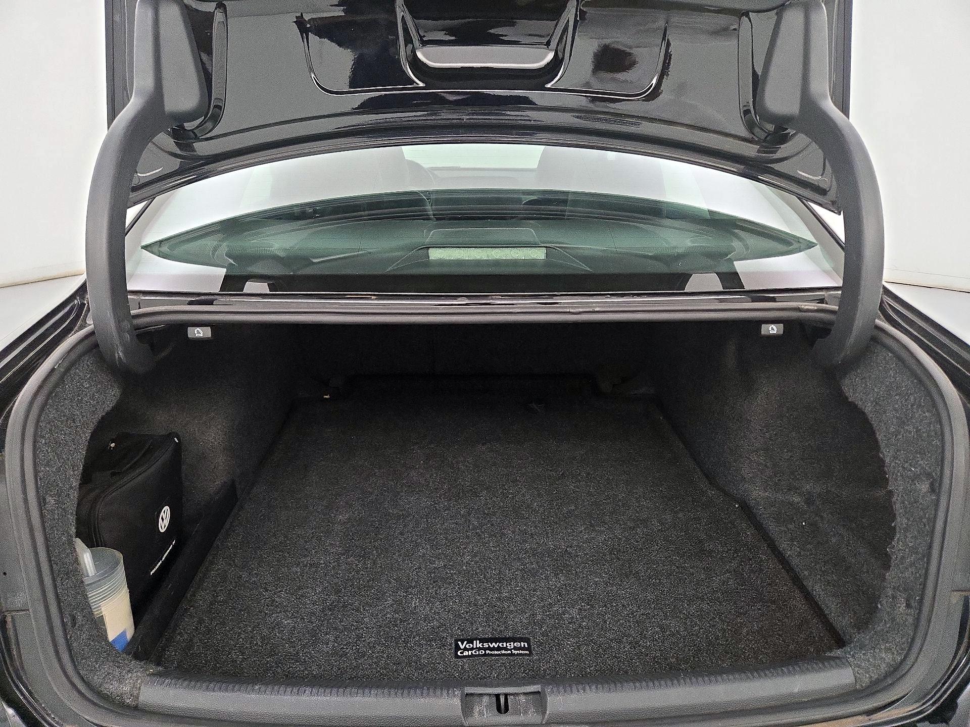 Thumbnail: 2015 Volkswagen Passat - 20