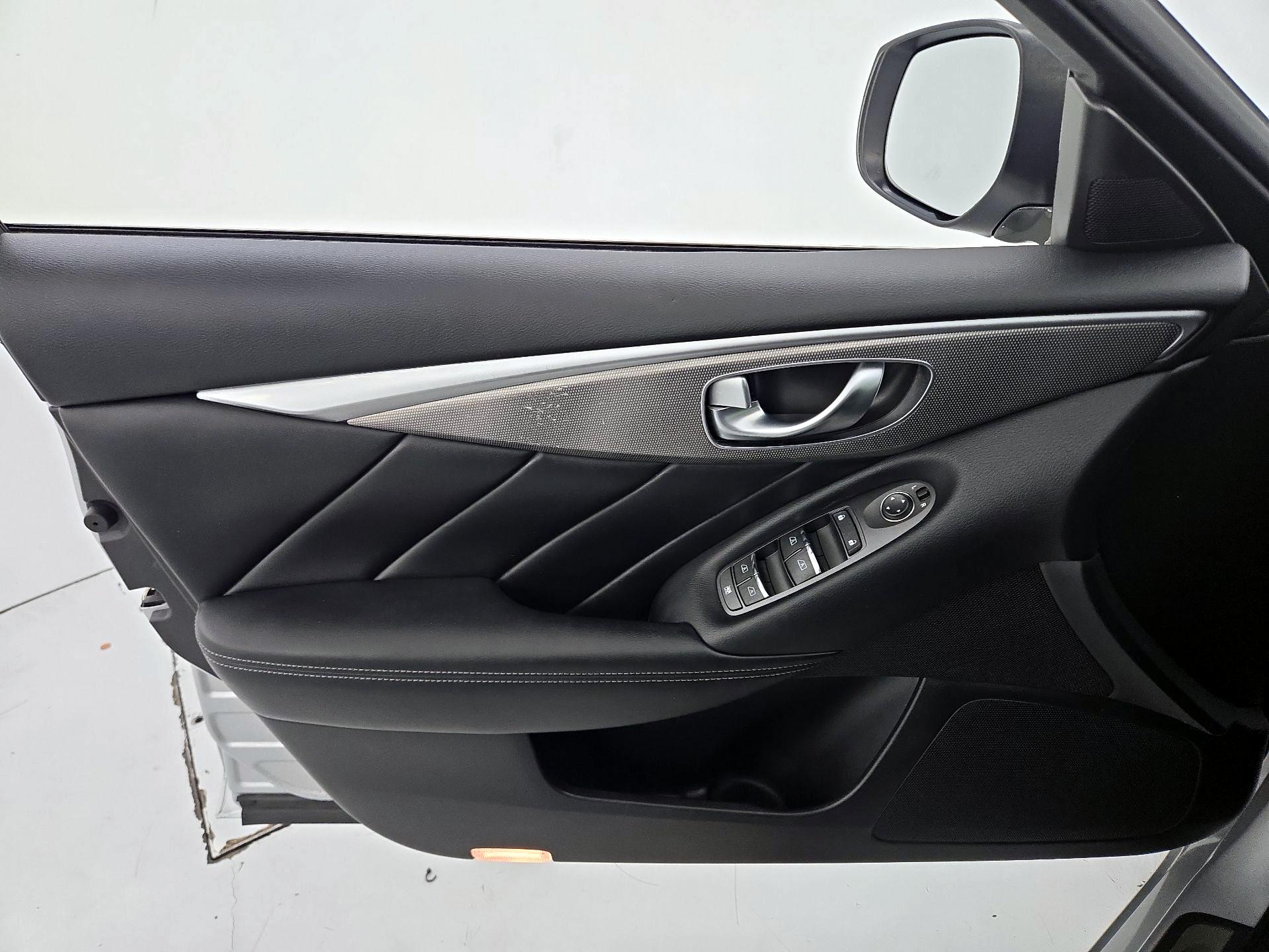 Thumbnail: 2014 INFINITI Q50 - 12