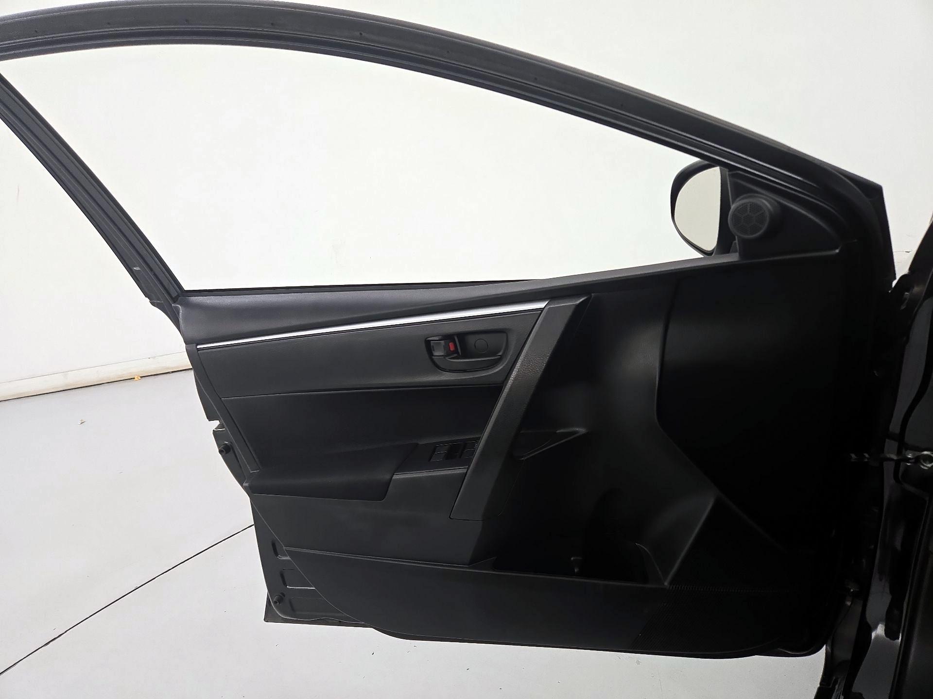 Thumbnail: 2016 Toyota Corolla - 12