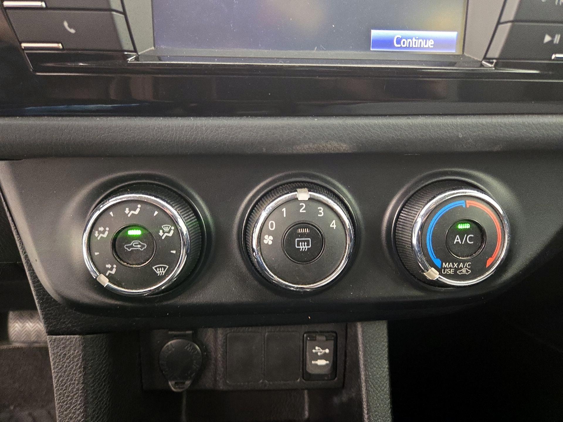 Thumbnail: 2016 Toyota Corolla - 15