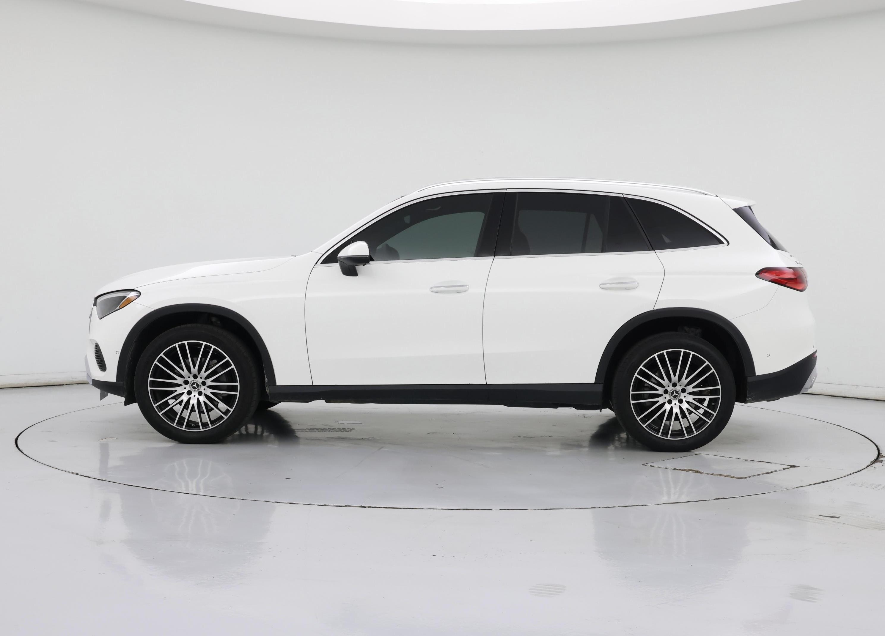 Thumbnail: 2024 Mercedes-Benz GLC - 3