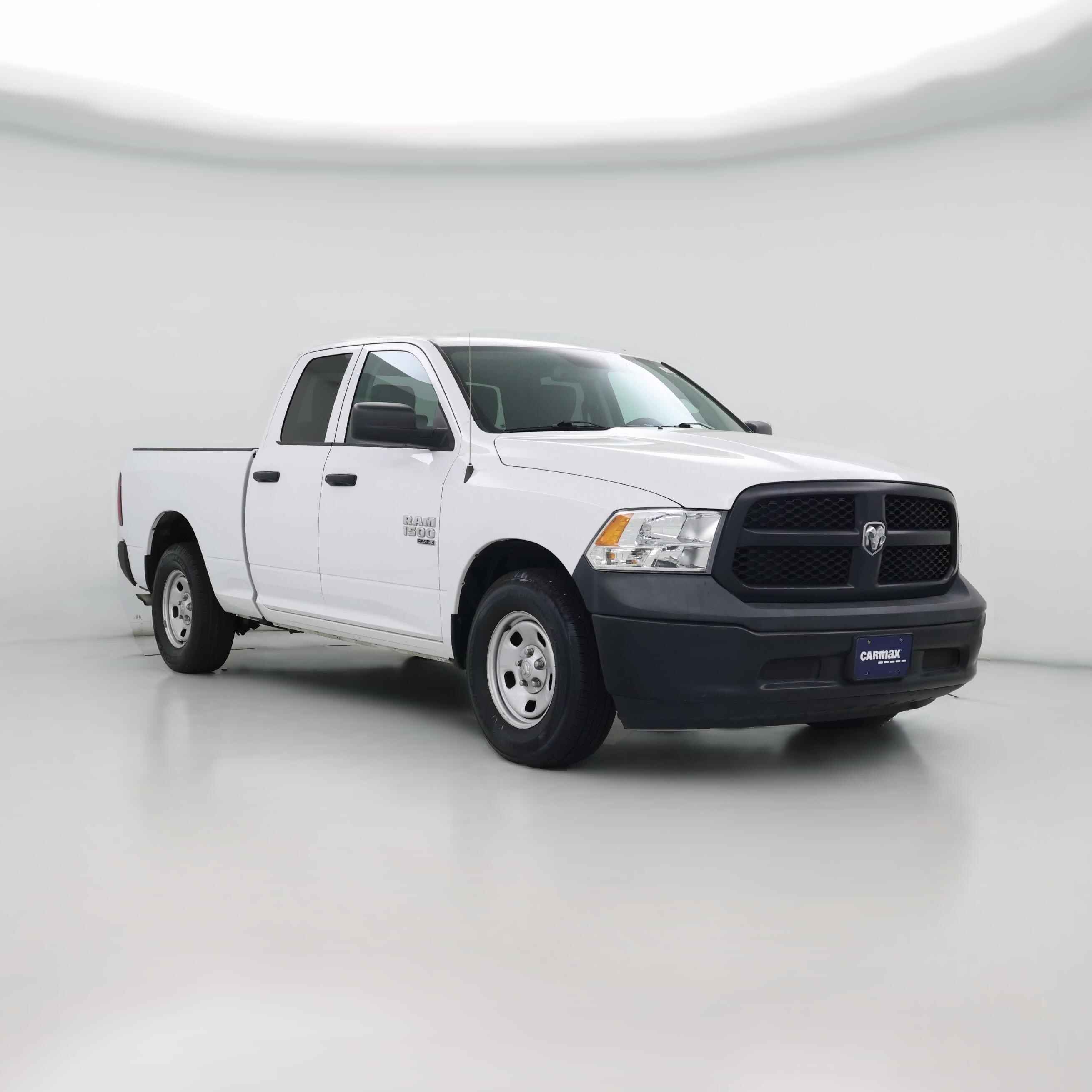 Thumbnail: 2020 RAM 1500 Classic - 1
