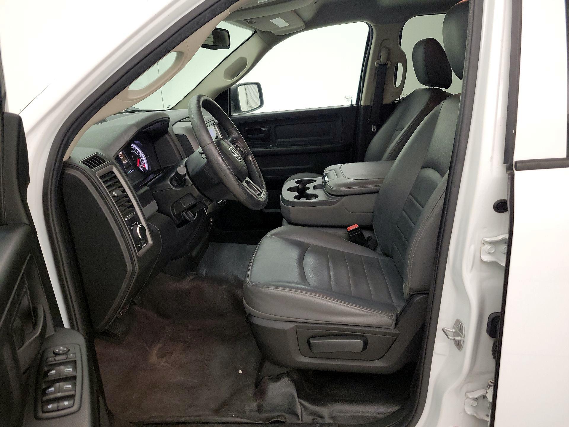 Thumbnail: 2020 RAM 1500 Classic - 11