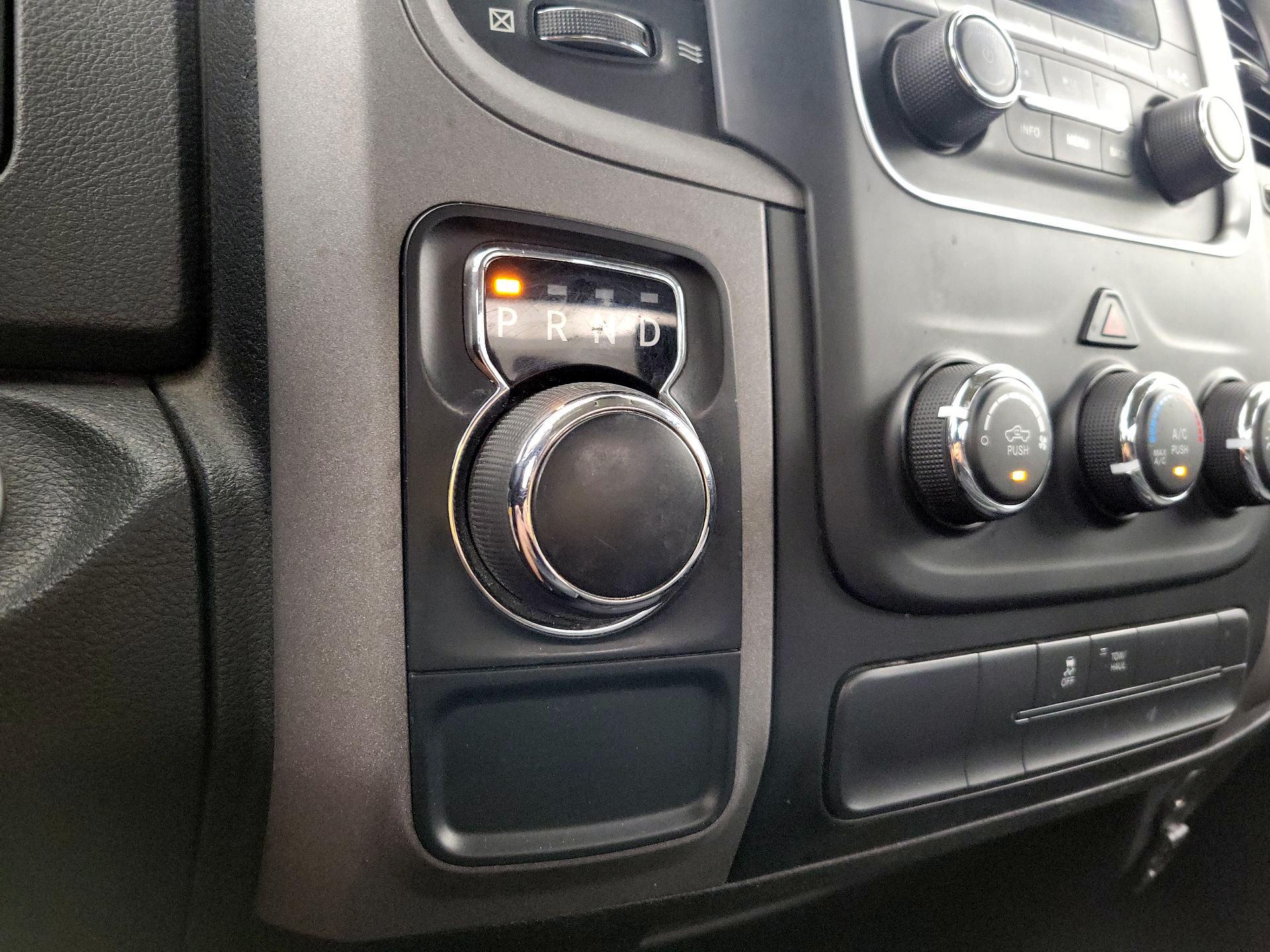 Thumbnail: 2020 RAM 1500 Classic - 17