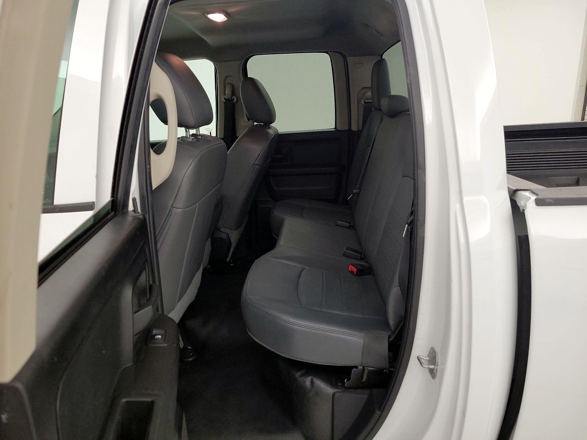 Thumbnail: 2020 RAM 1500 Classic - 19