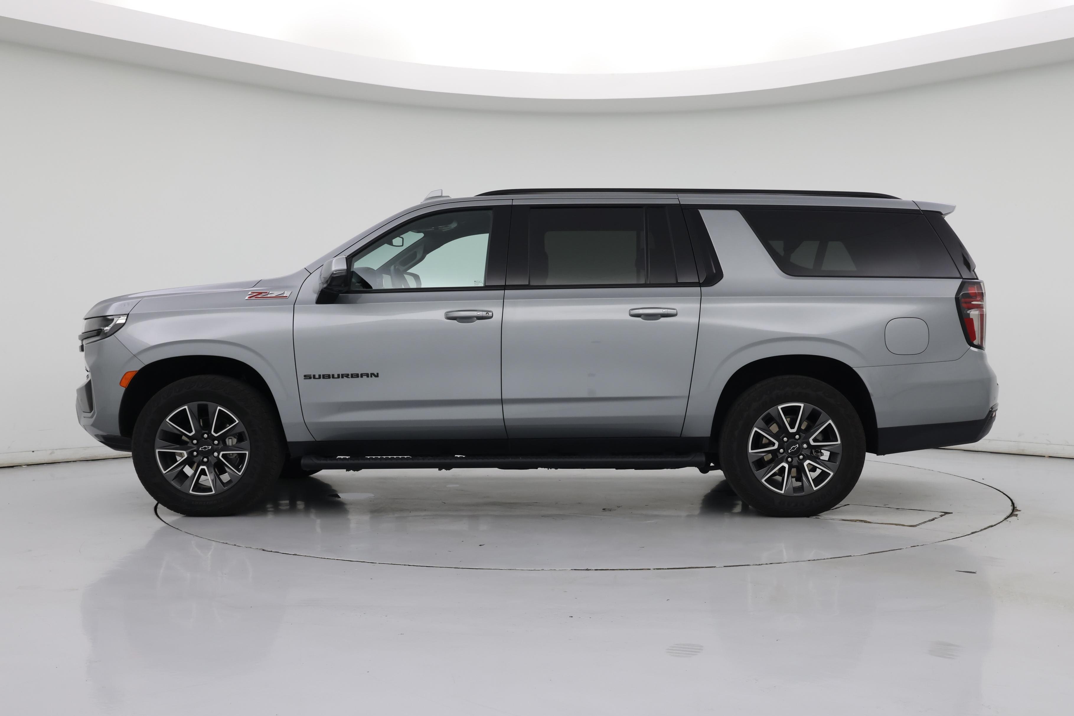 Thumbnail: 2024 Chevrolet Suburban - 3