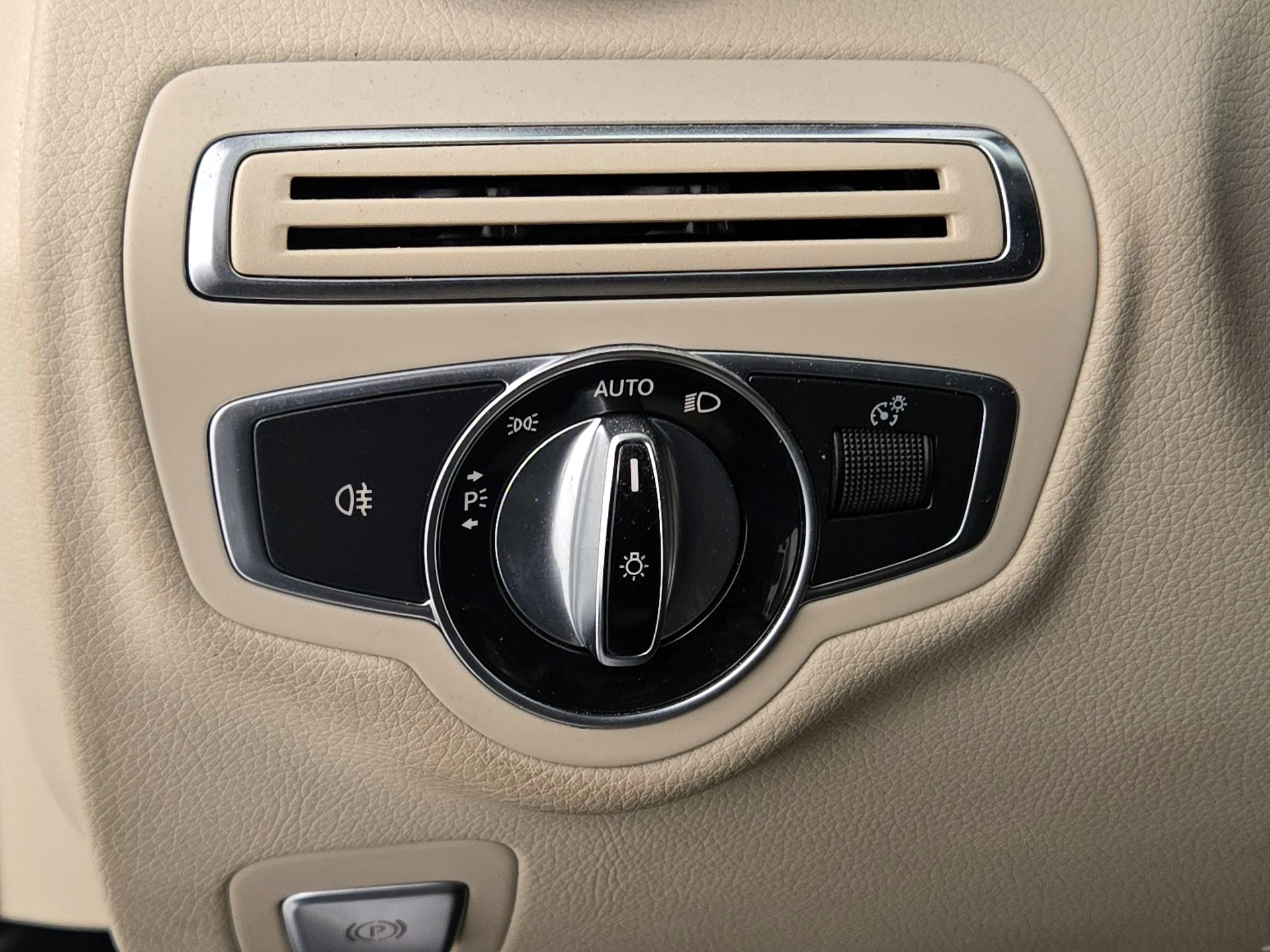 Thumbnail: 2016 Mercedes-Benz C-Class - 13