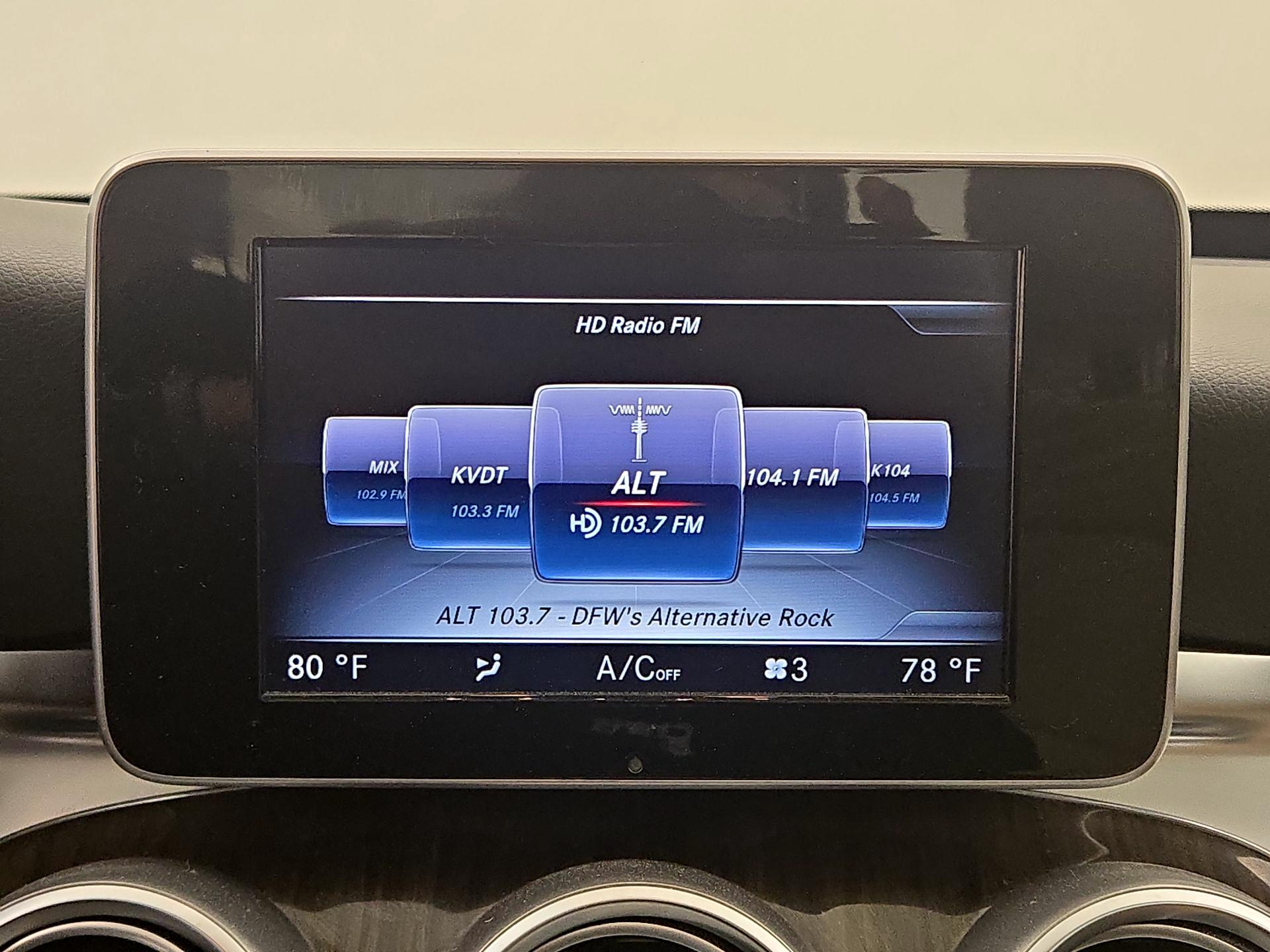 Thumbnail: 2016 Mercedes-Benz C-Class - 16