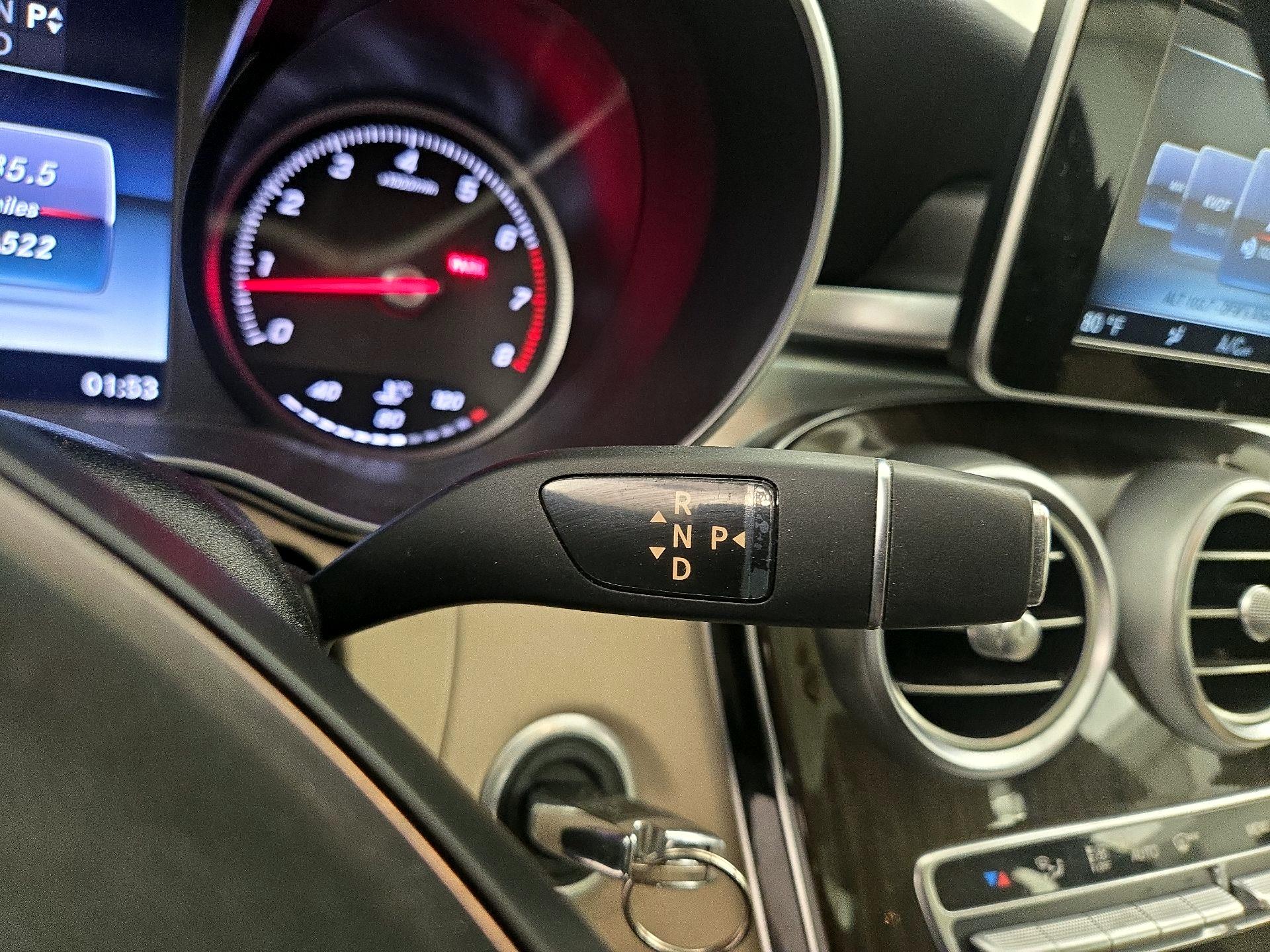 Thumbnail: 2016 Mercedes-Benz C-Class - 18