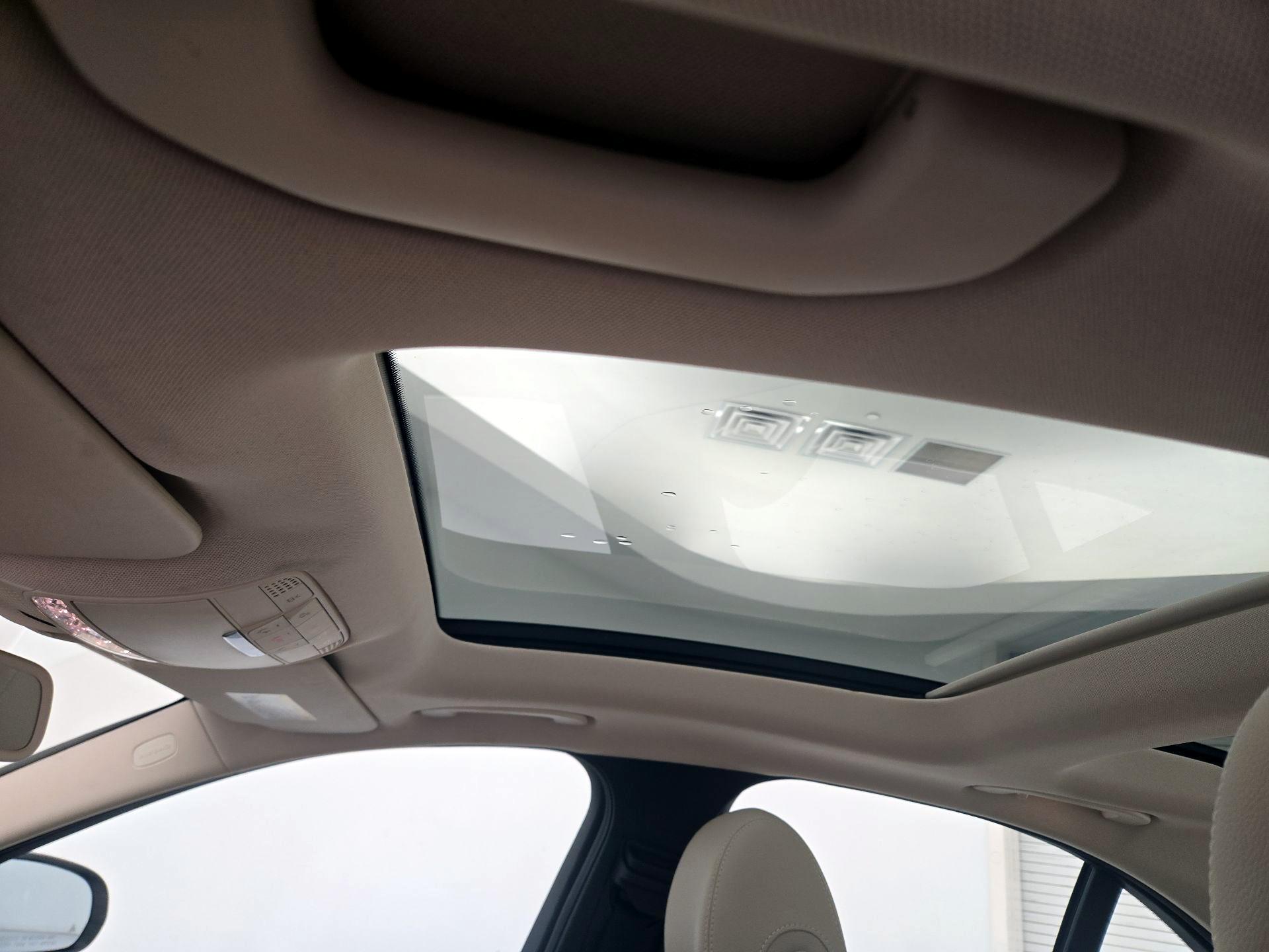 Thumbnail: 2016 Mercedes-Benz C-Class - 20