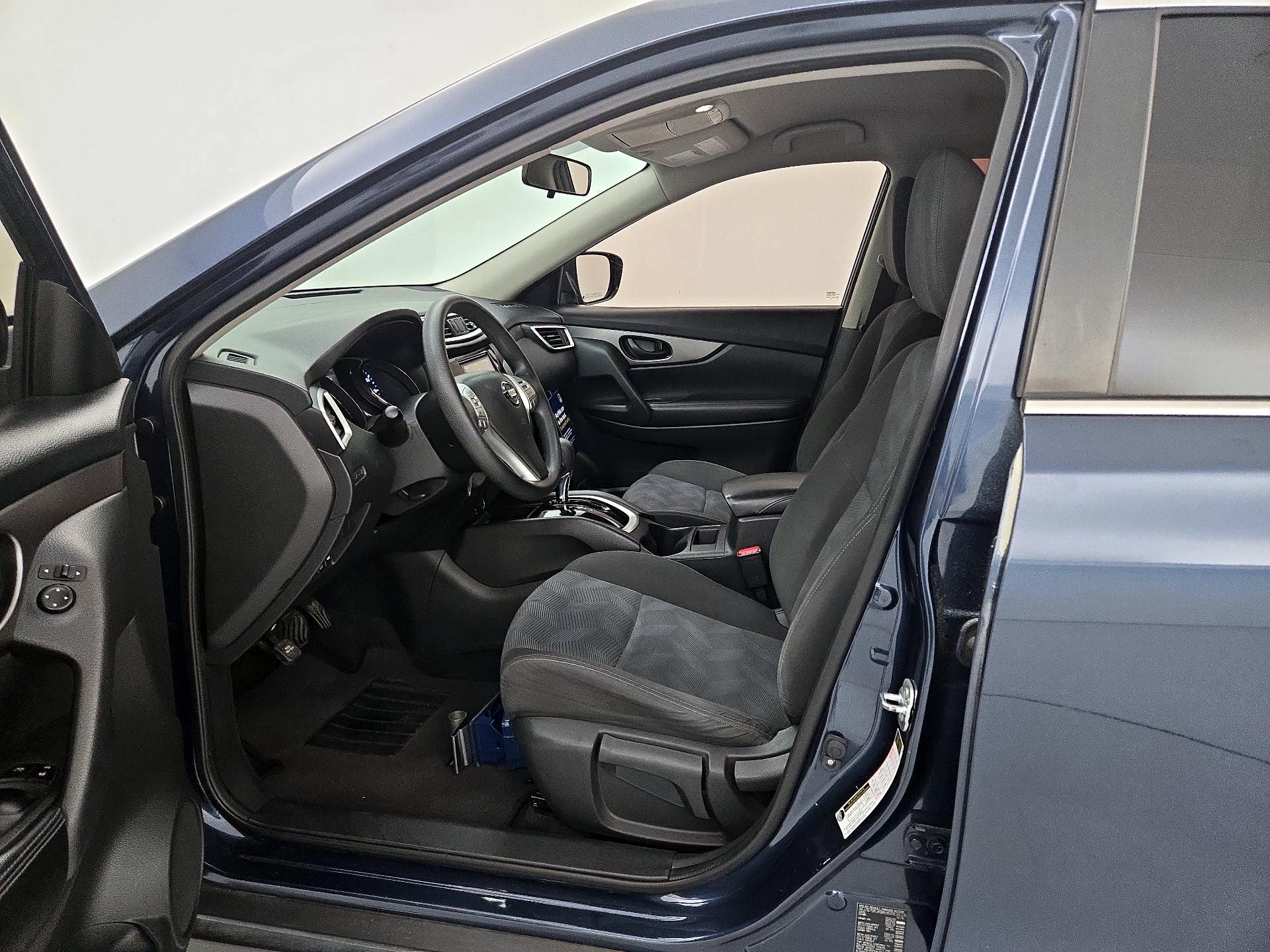 Thumbnail: 2016 Nissan Rogue - 11