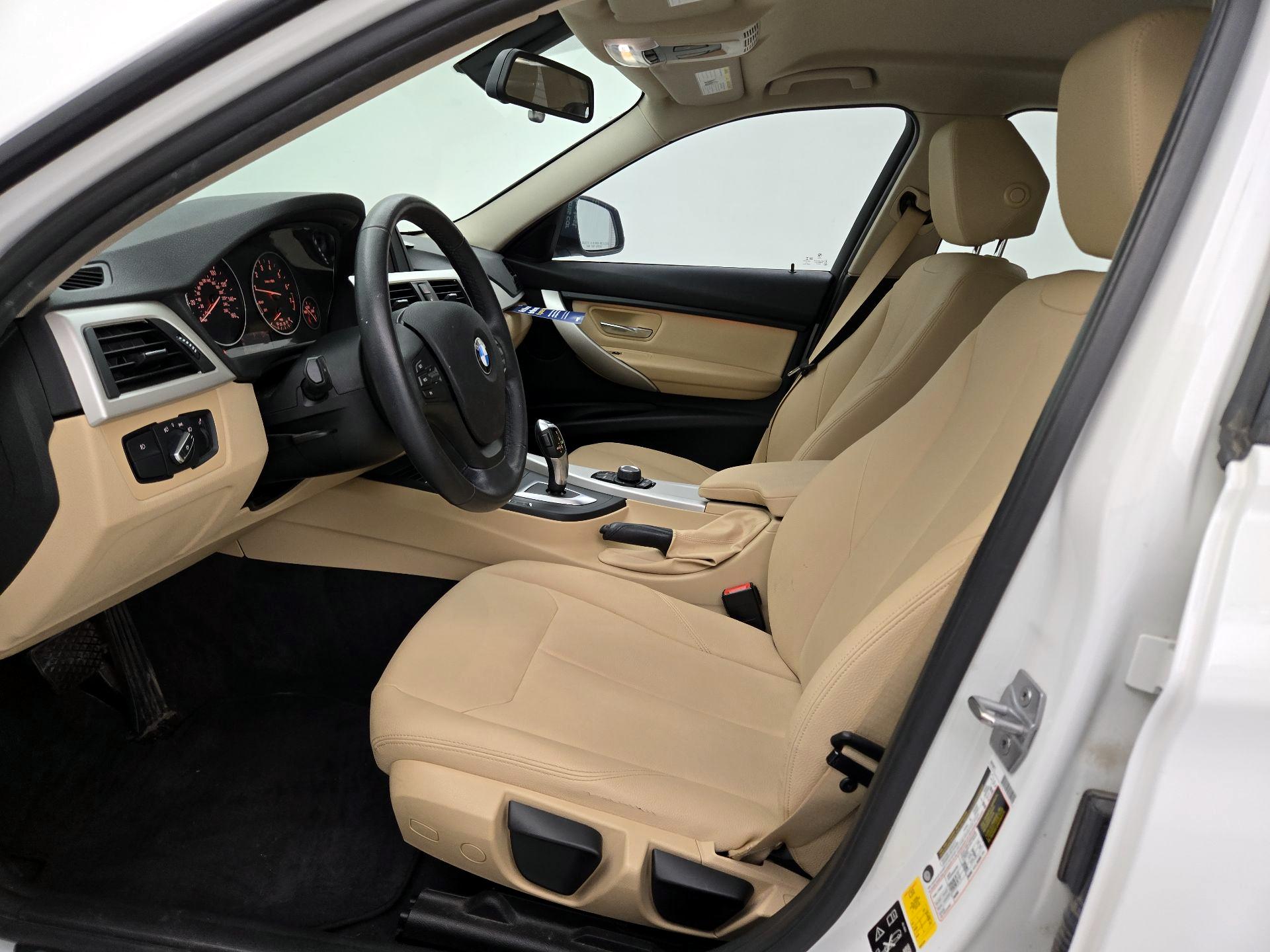 Thumbnail: 2018 BMW 3 Series - 11