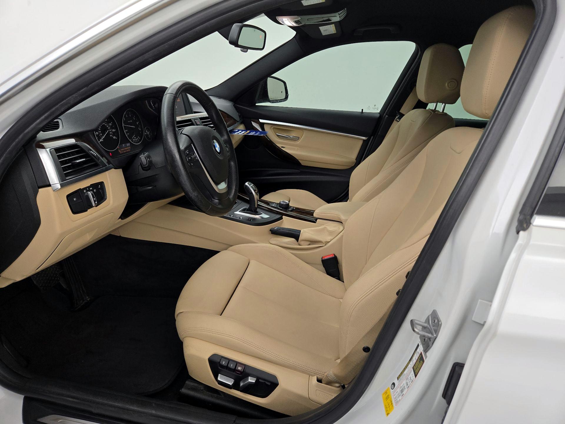 Thumbnail: 2017 BMW 3 Series - 11
