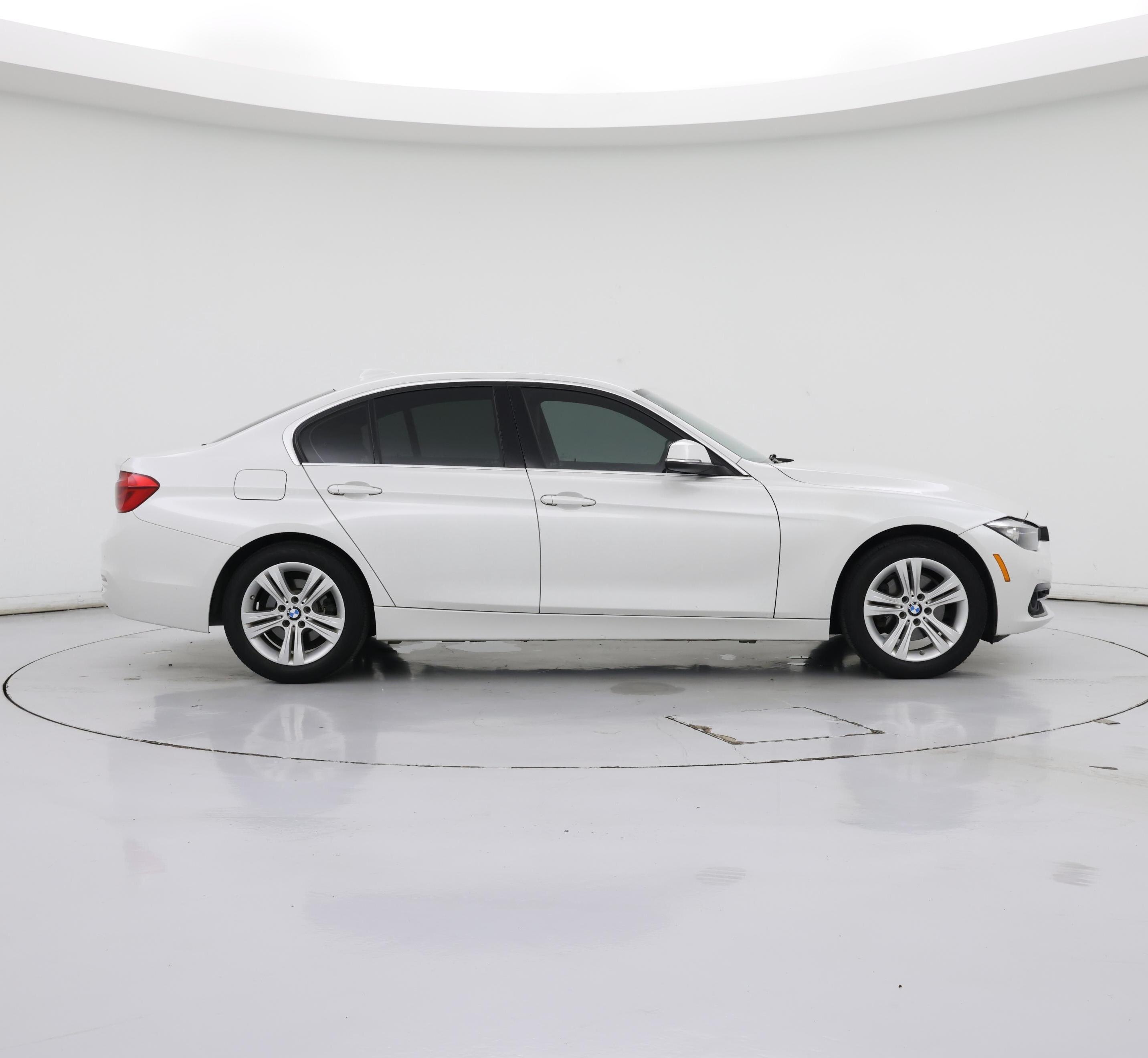 Thumbnail: 2017 BMW 3 Series - 7
