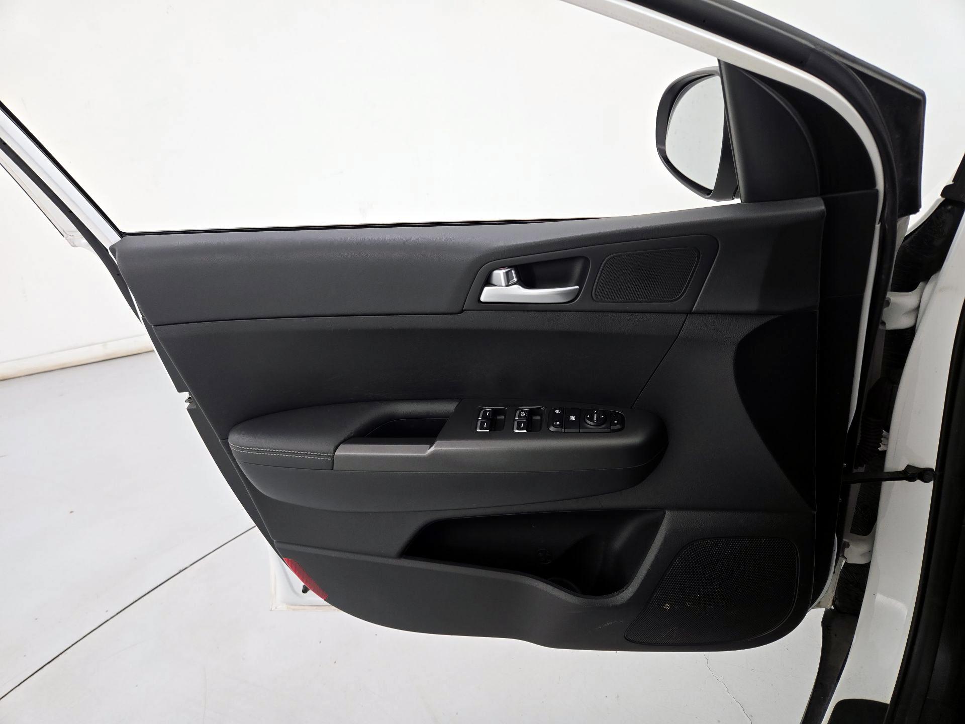 Thumbnail: 2022 Kia Sportage - 12