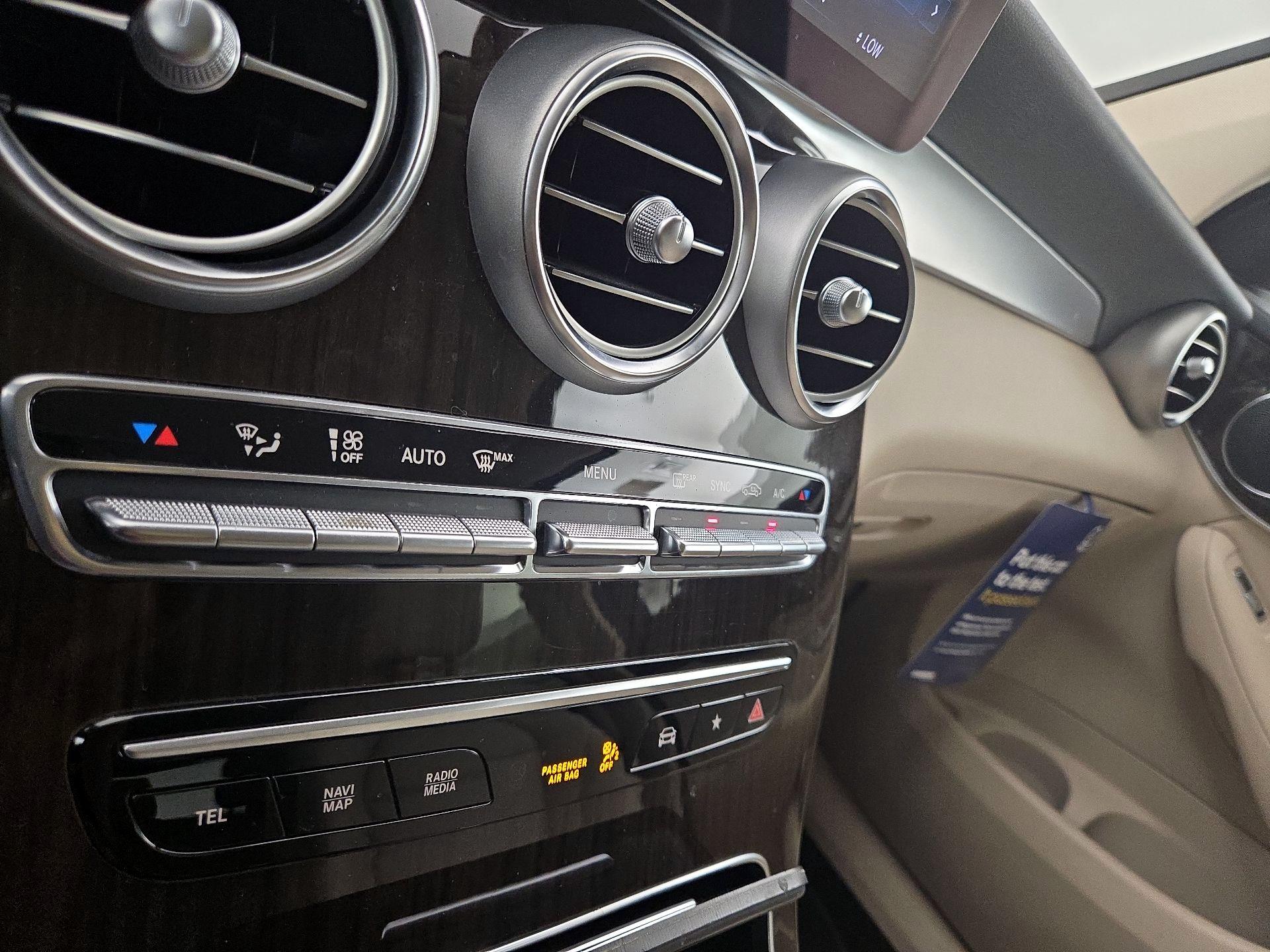 Thumbnail: 2022 Mercedes-Benz GLC - 16