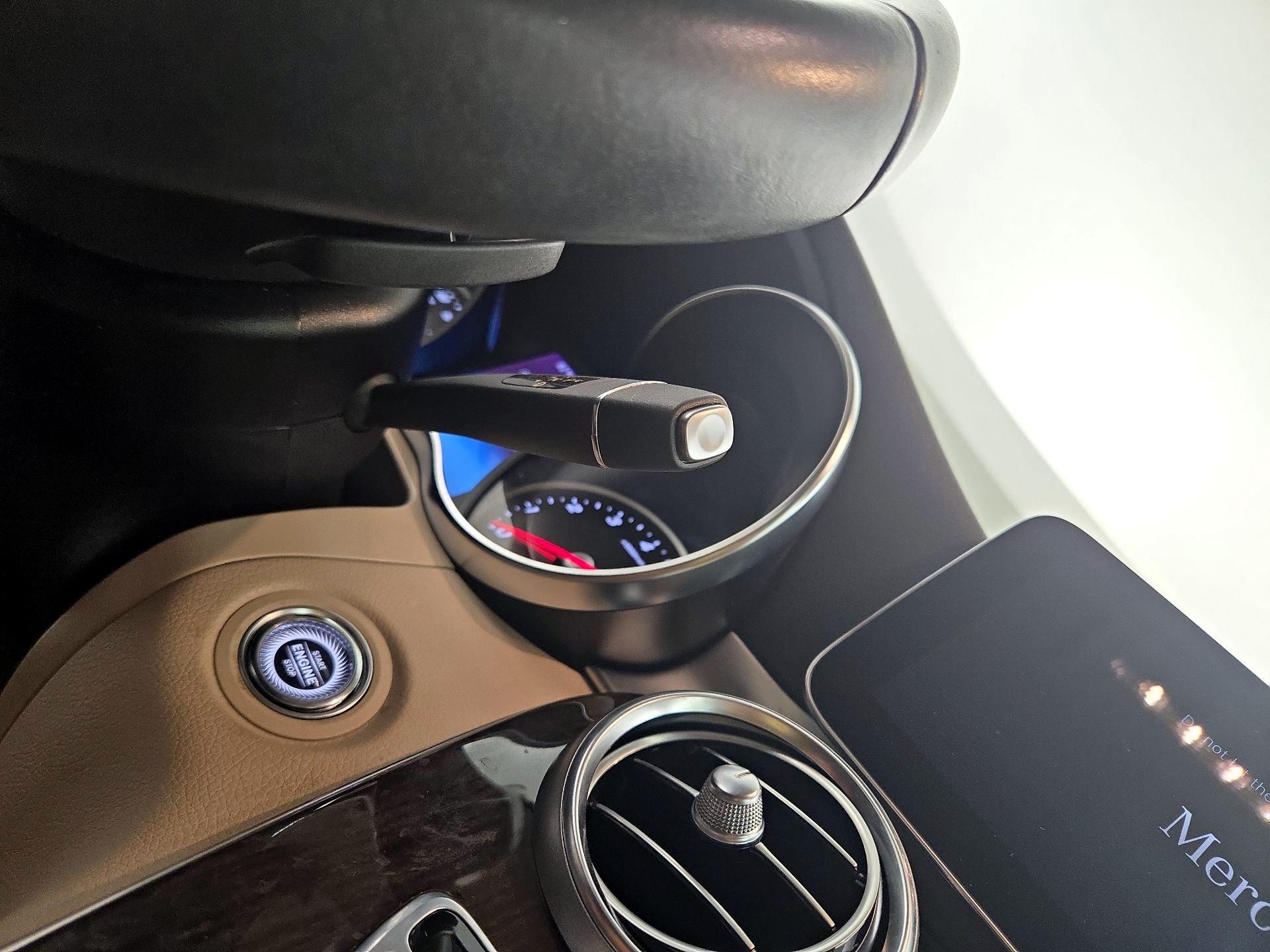 Thumbnail: 2022 Mercedes-Benz GLC - 17
