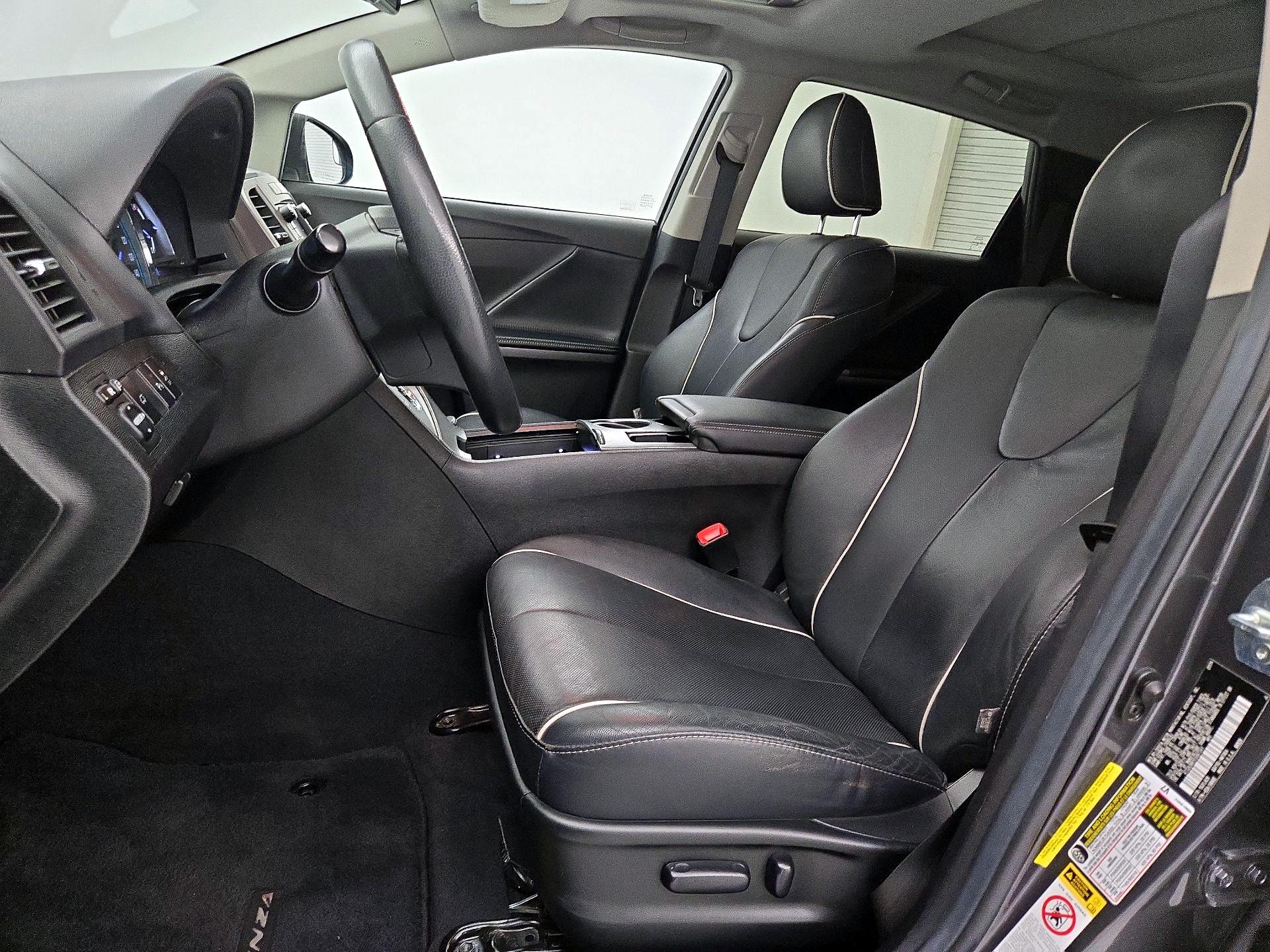 Thumbnail: 2014 Toyota Venza - 11