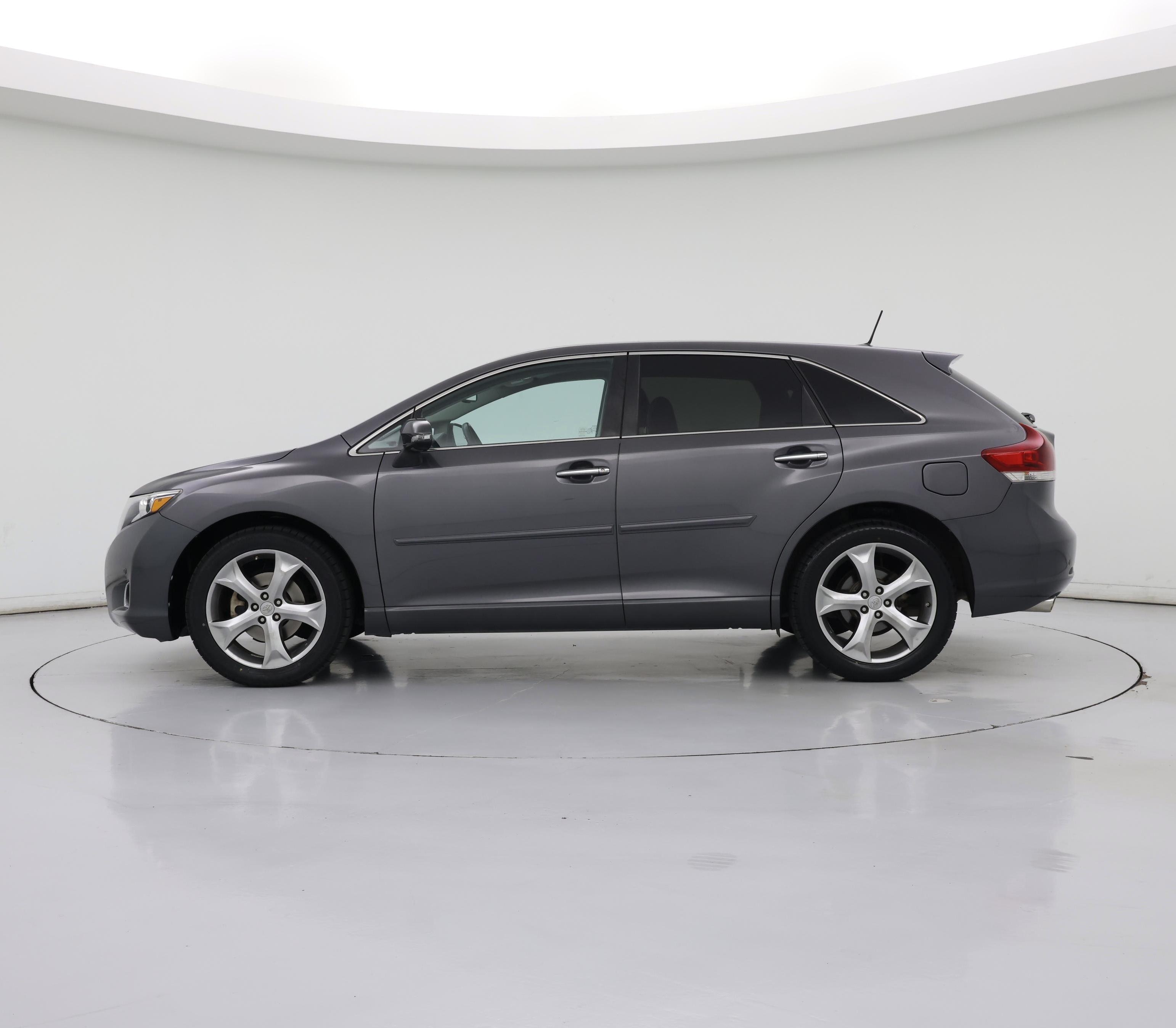 Thumbnail: 2014 Toyota Venza - 3