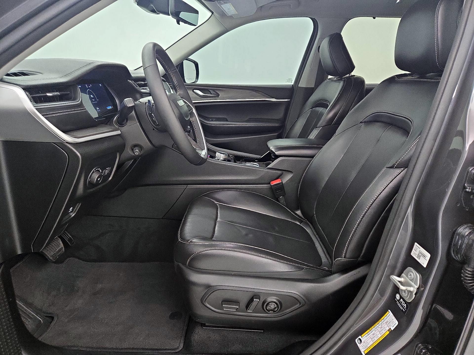 Thumbnail: 2023 Jeep Grand Cherokee L - 11