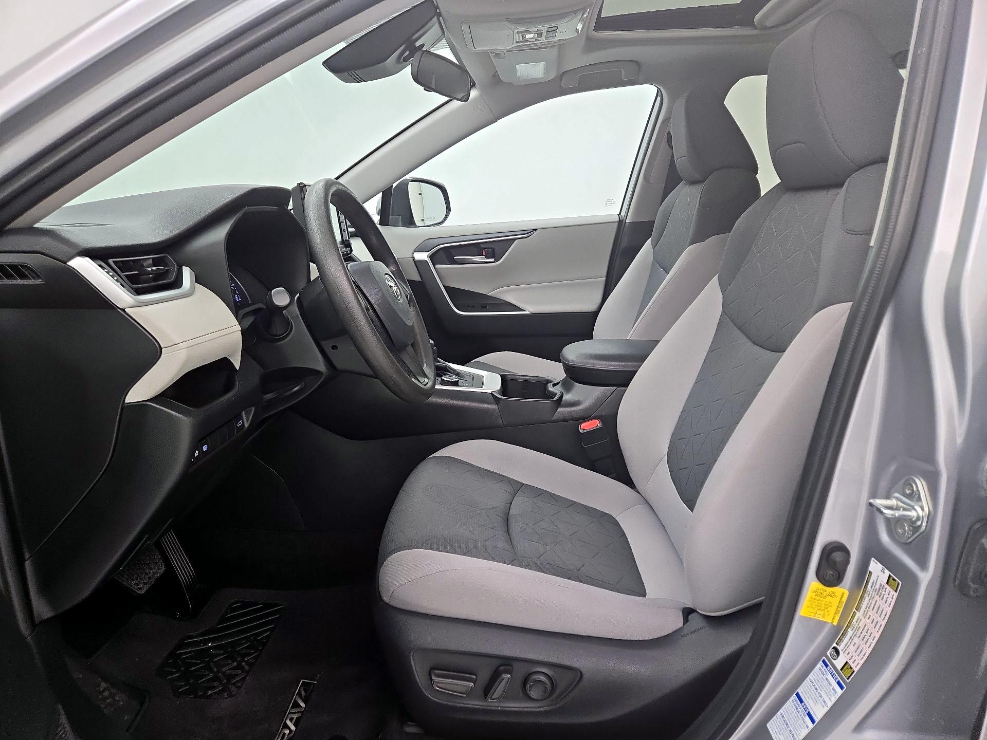 Thumbnail: 2022 Toyota RAV4 - 11