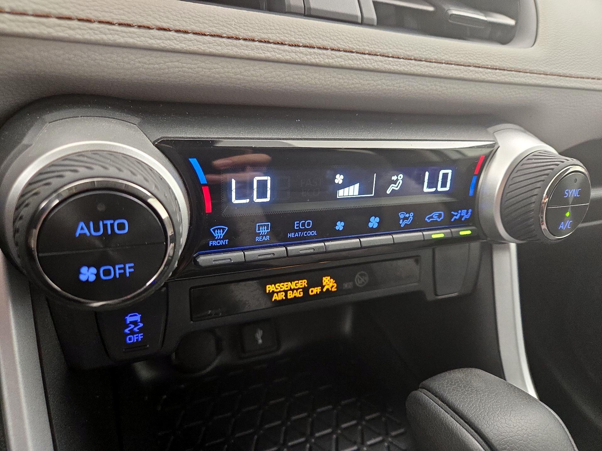 Thumbnail: 2022 Toyota RAV4 - 16