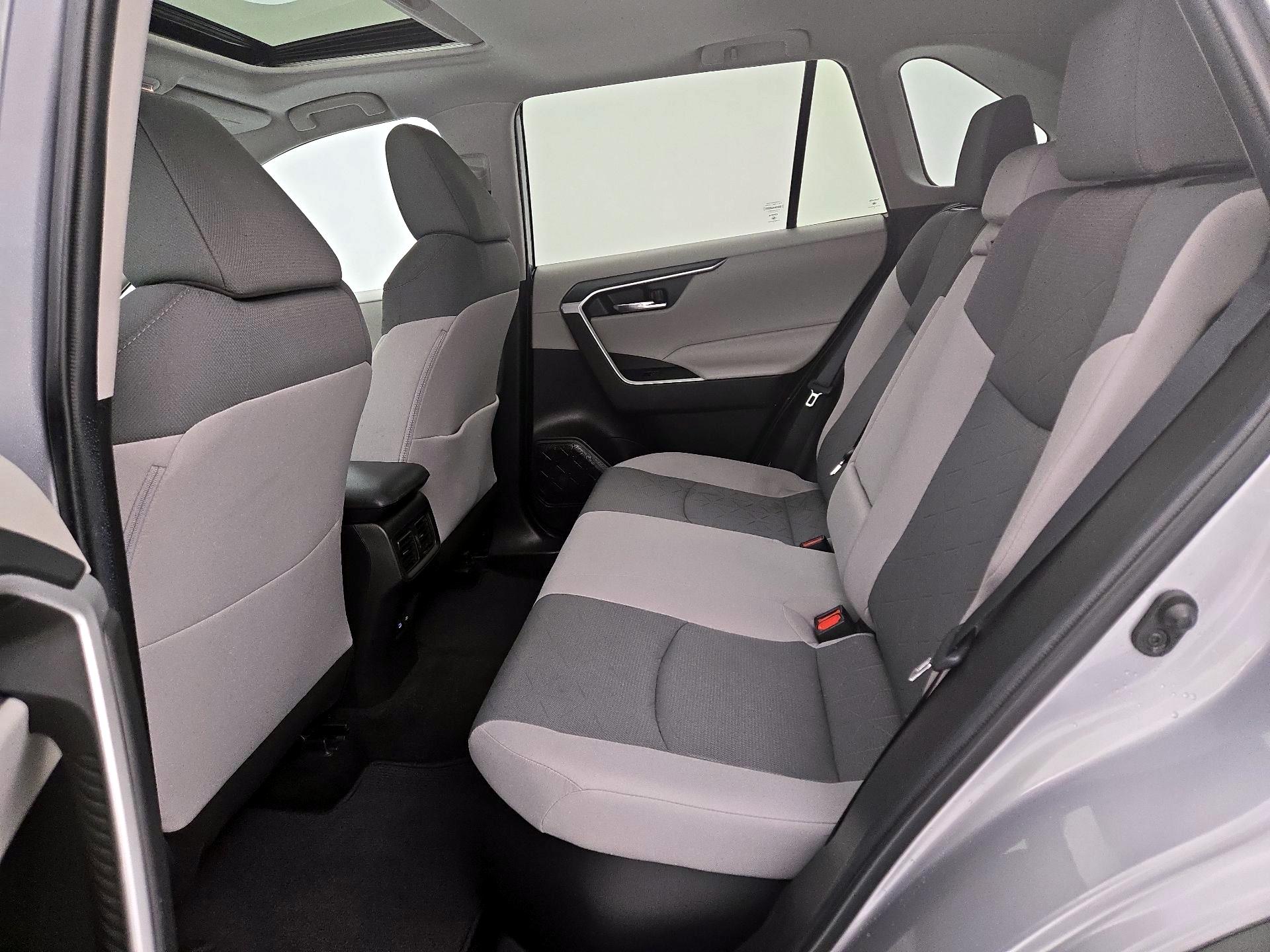 Thumbnail: 2022 Toyota RAV4 - 20