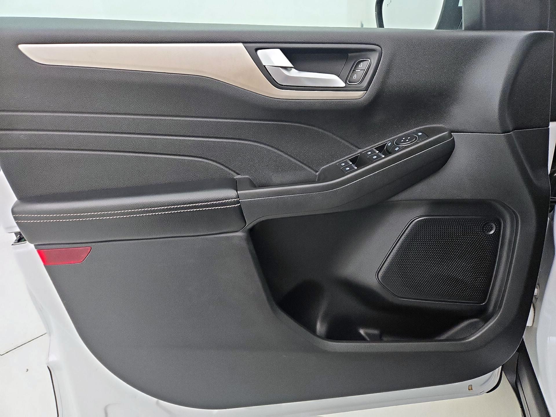 Thumbnail: 2021 Ford Escape - 12