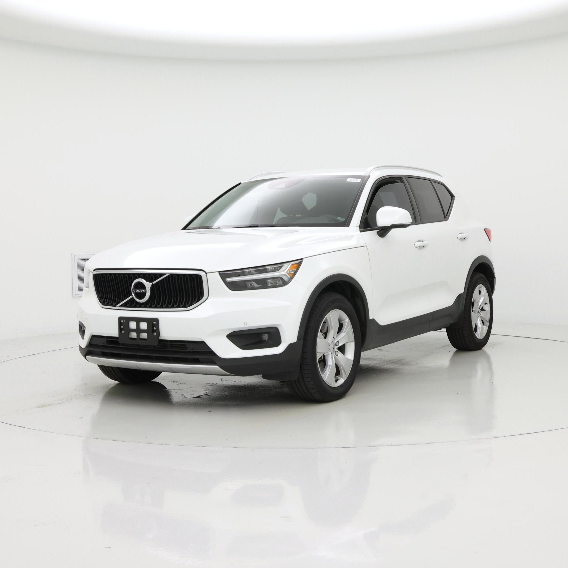 Thumbnail: 2022 Volvo XC40 - 4