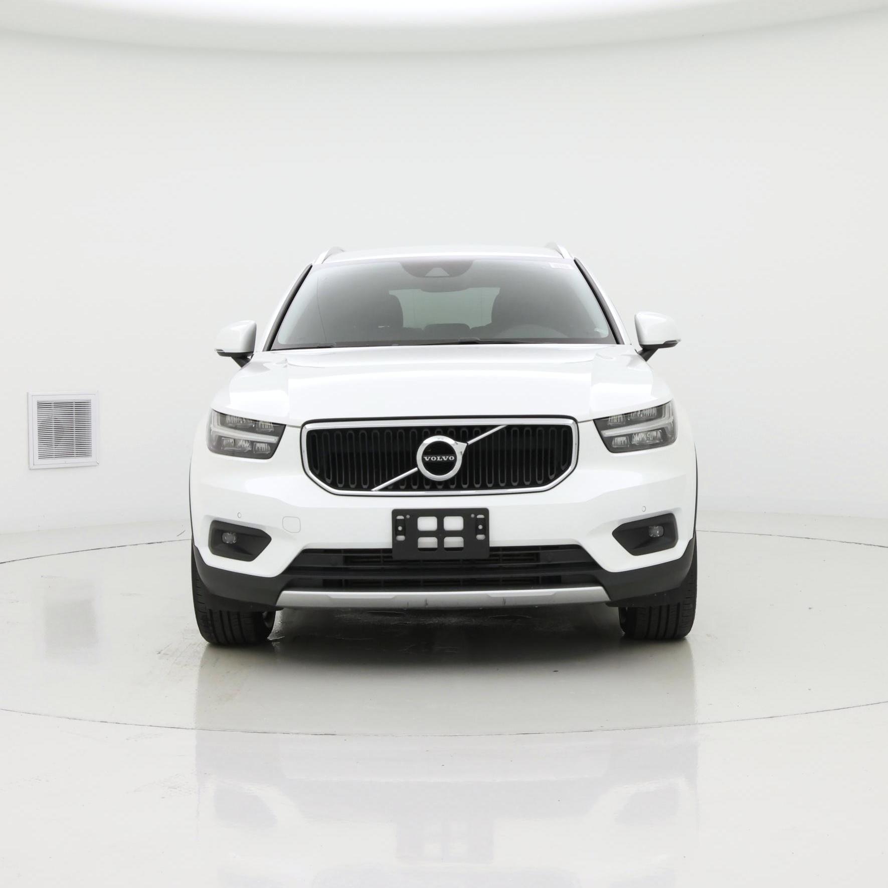 Thumbnail: 2022 Volvo XC40 - 5