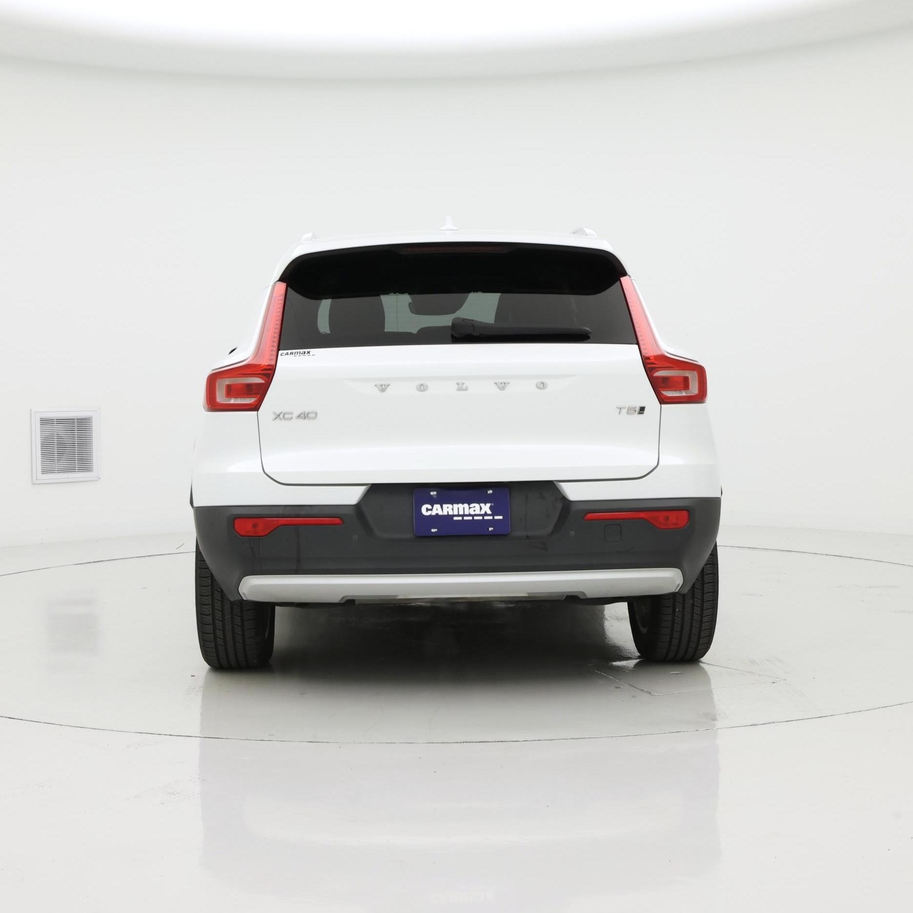 Thumbnail: 2022 Volvo XC40 - 6