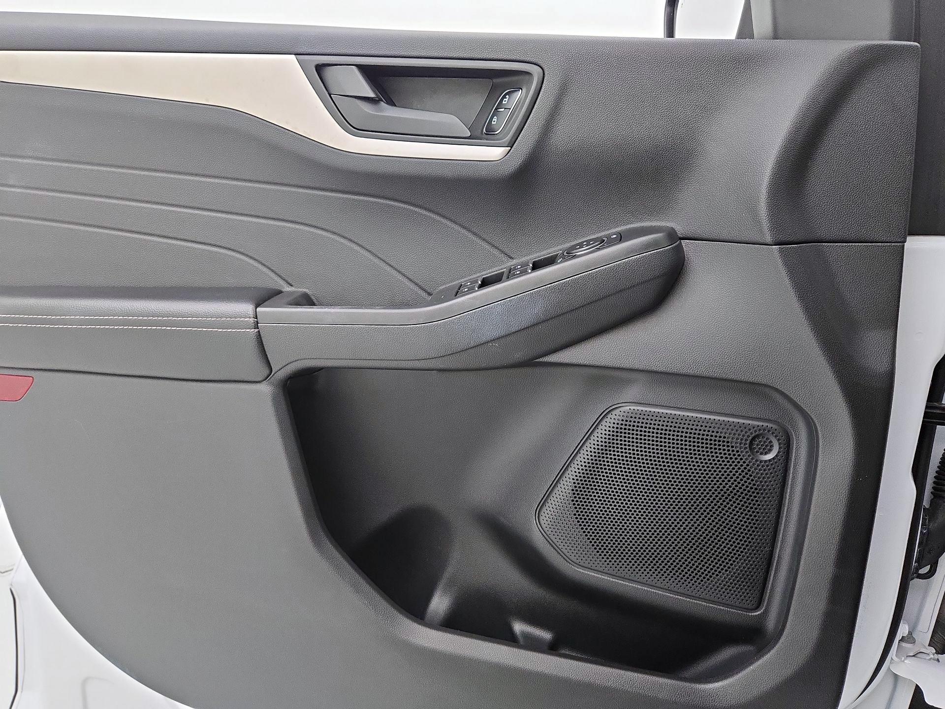 Thumbnail: 2022 Ford Escape - 12