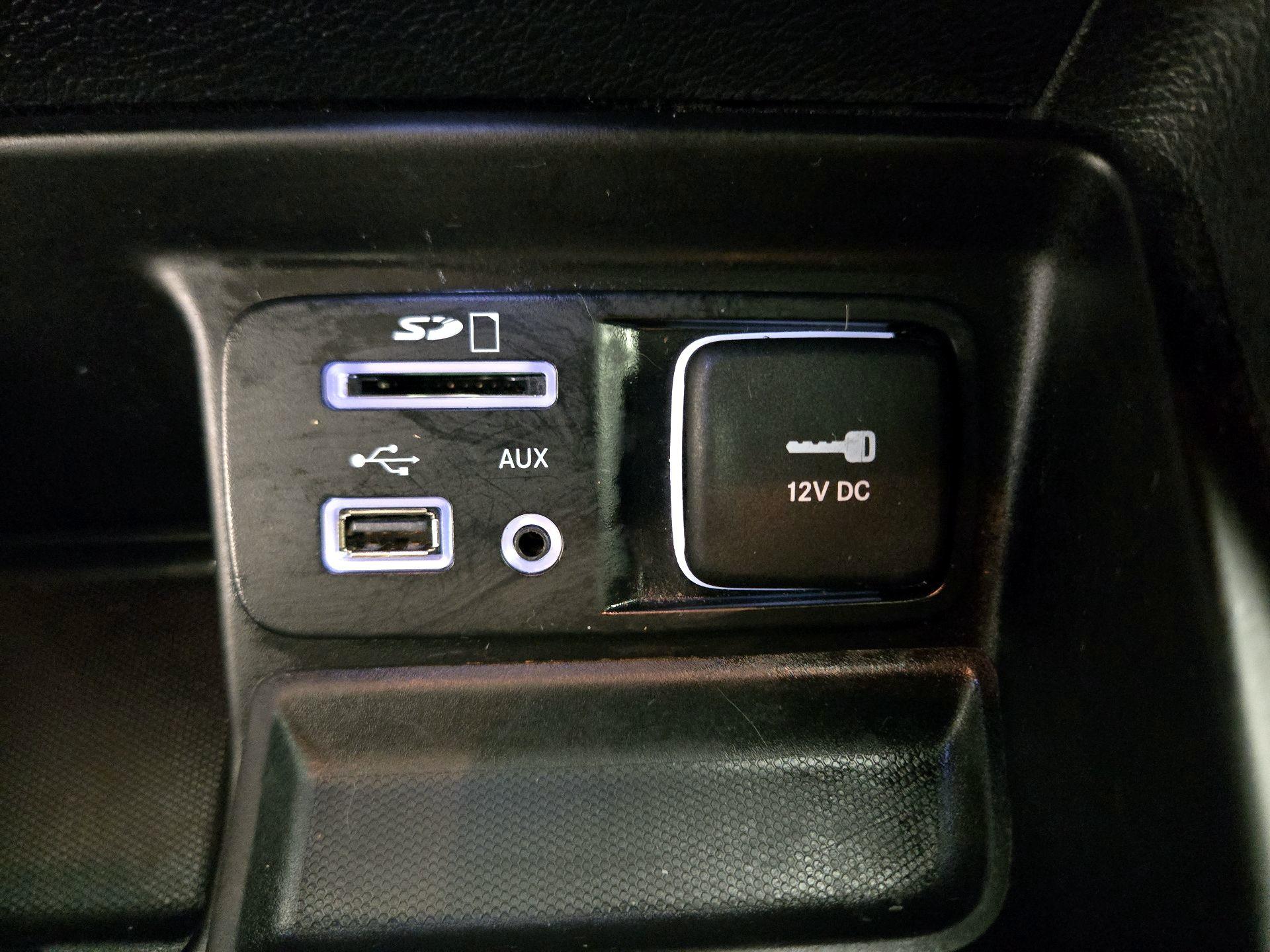 Thumbnail: 2018 Jeep Cherokee - 18