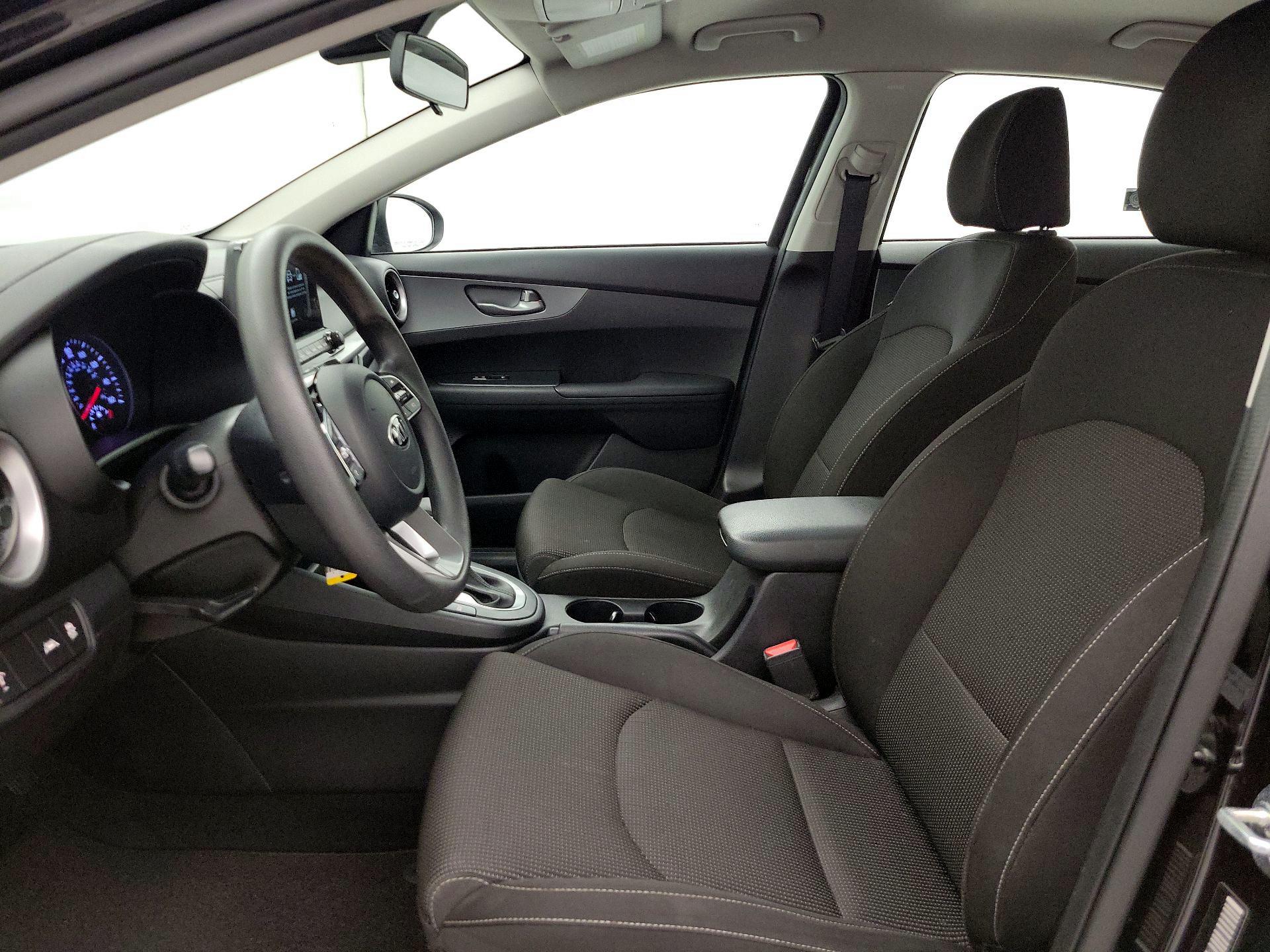 Thumbnail: 2021 Kia Forte - 11