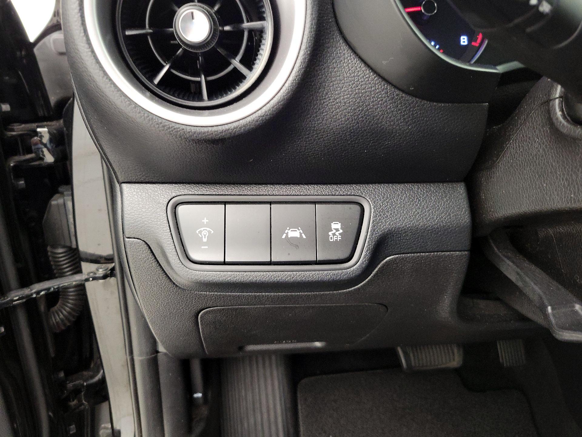 Thumbnail: 2021 Kia Forte - 13